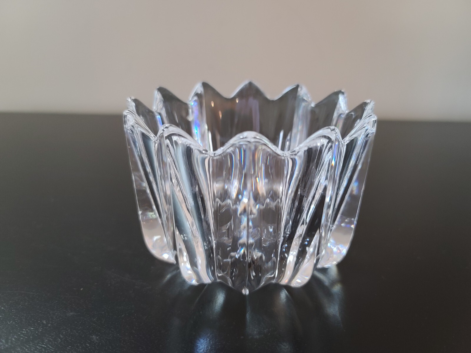 Orrefors~ Sweden~ "Fleur" Crystal Bow l~ 4 3/4" Excellent!