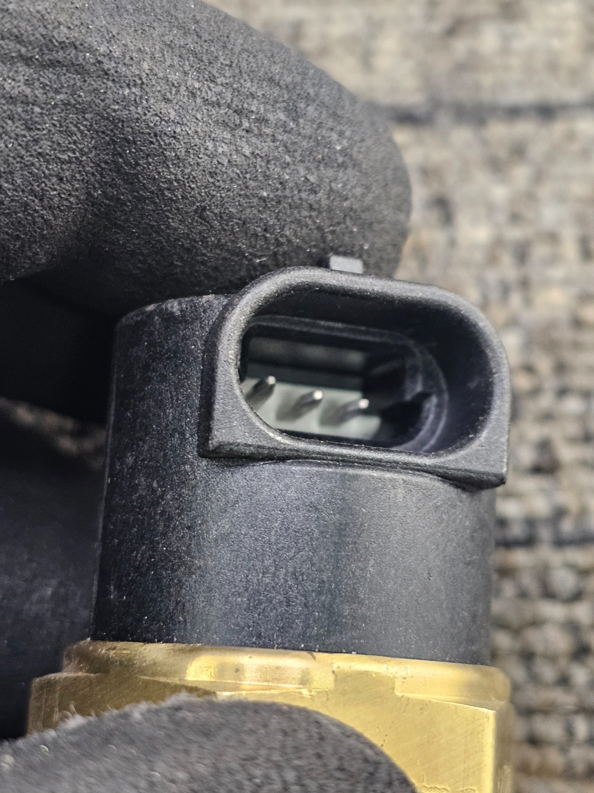 40087572: Temperature Coolant Pressure Sensor Assembly