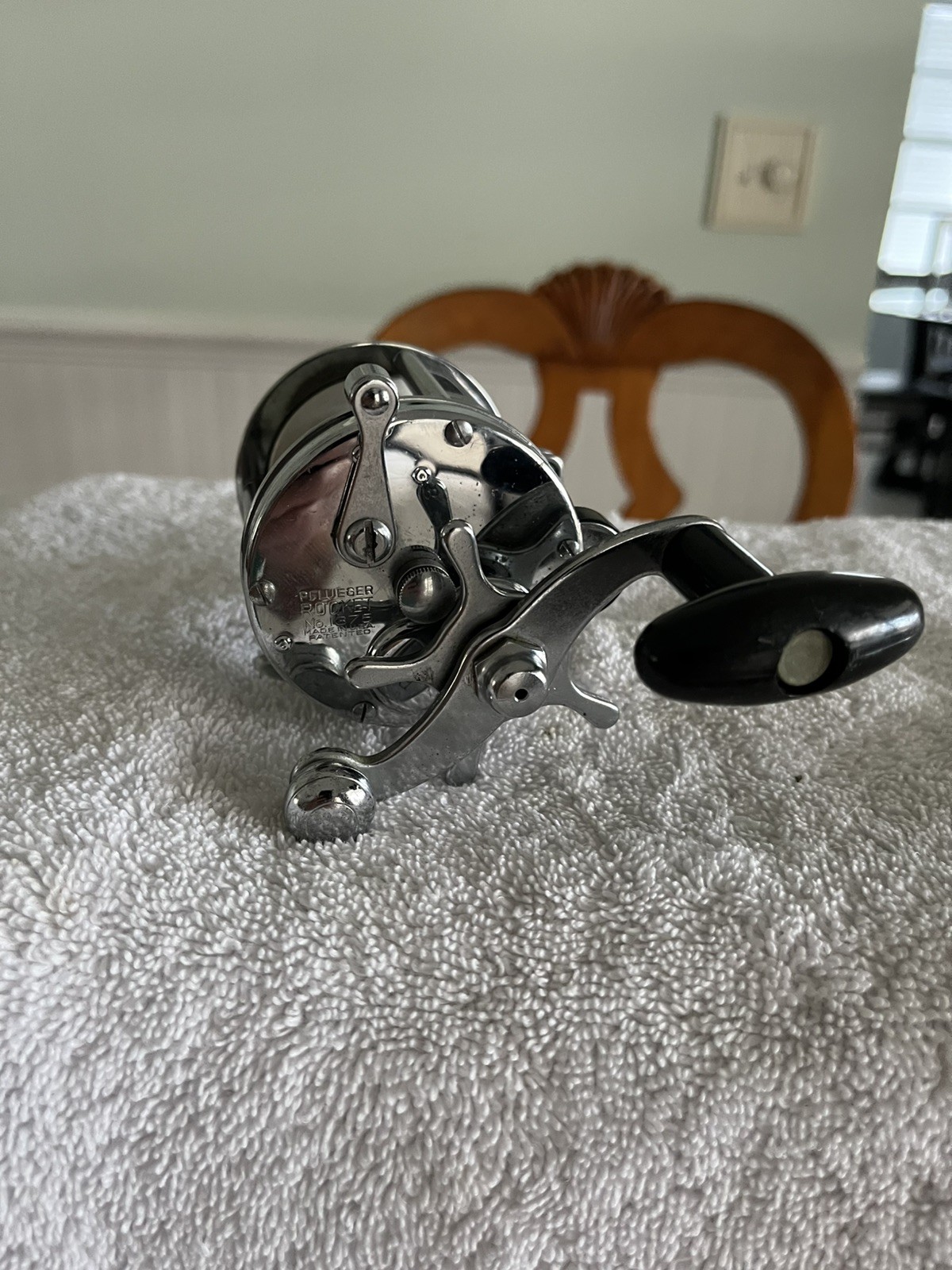 VINTAGE PFLUEGER ROCKET 1375 LEVEL WIND CASTING REEL—excellent Condition .