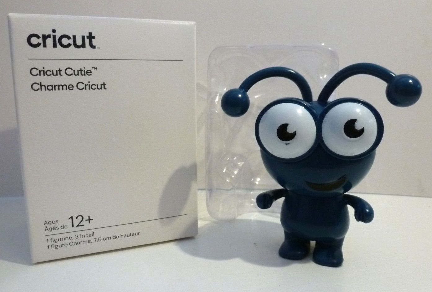 Cricut Cutie True Navy, New But Box is Damaged
