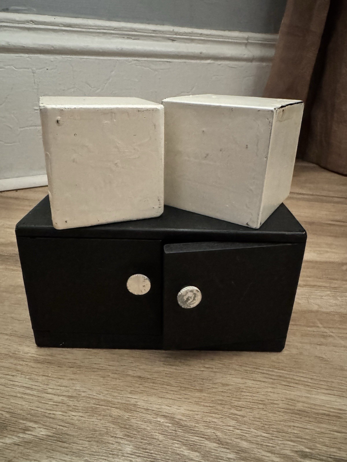 Vintage Wood Die Box Magic Prop Two White Dice Classic Stage Parlor Magic Trick