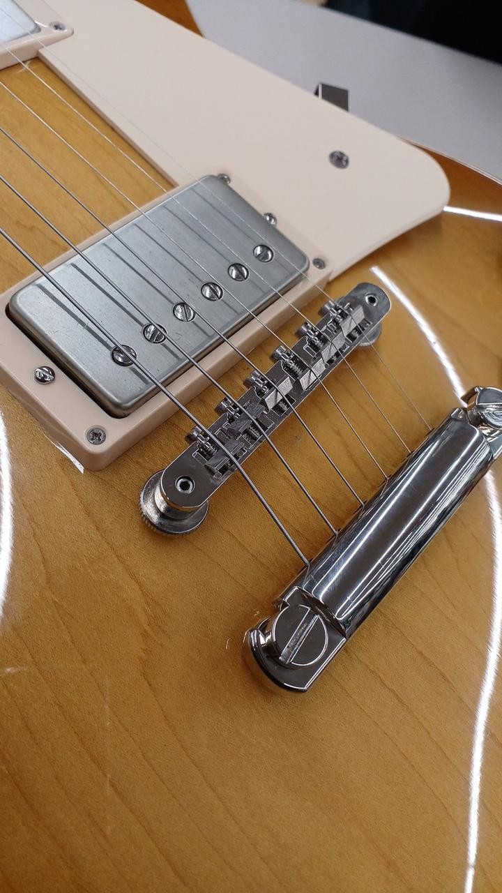 GIBSON LES PAUL LASSIC electric guitar