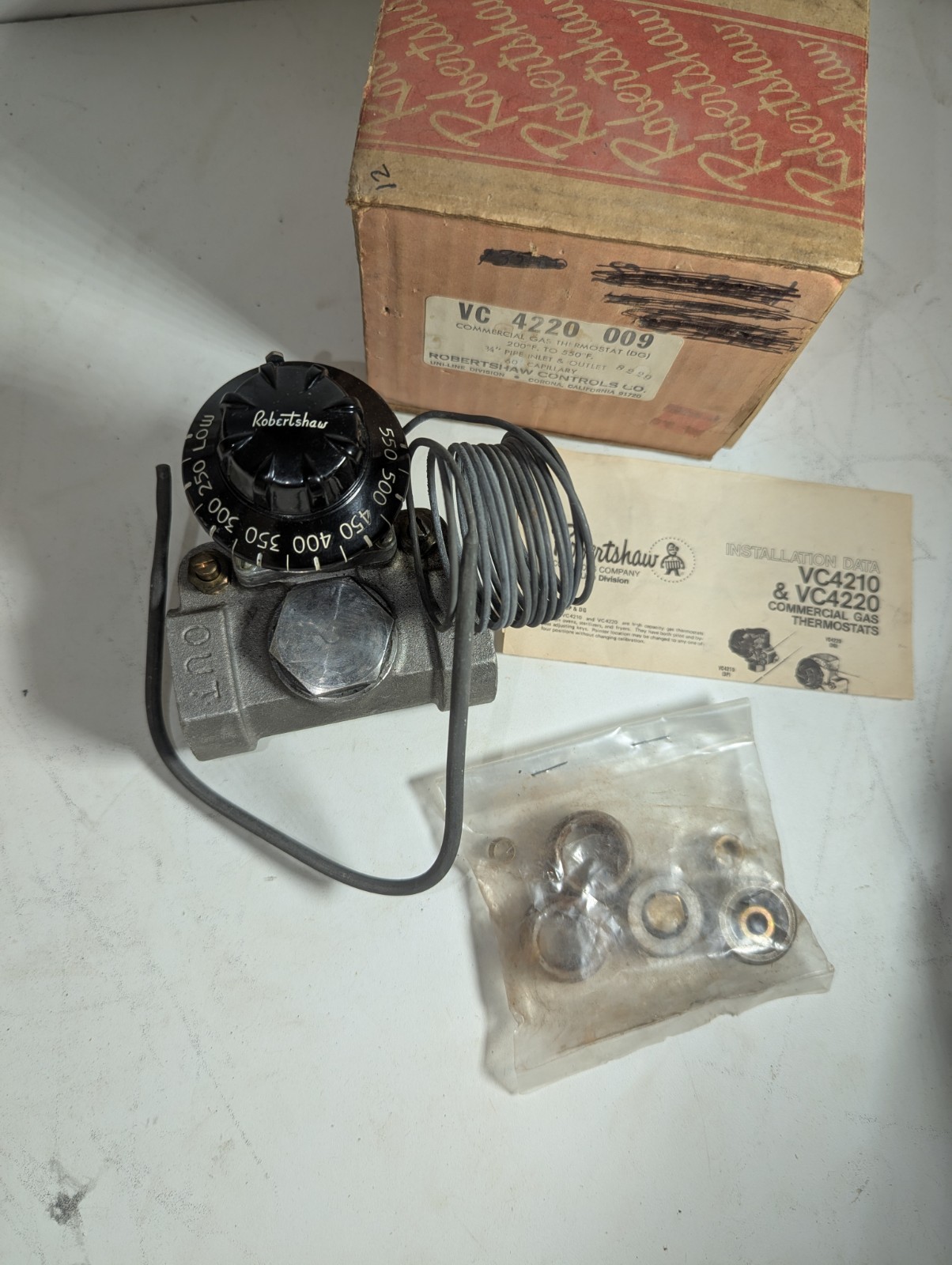 NEW ROBERTSHAW CONTROLS VC4220009 COMMERCIAL GAS THERMOSTAT 200 °F TO 550 °F 3/4