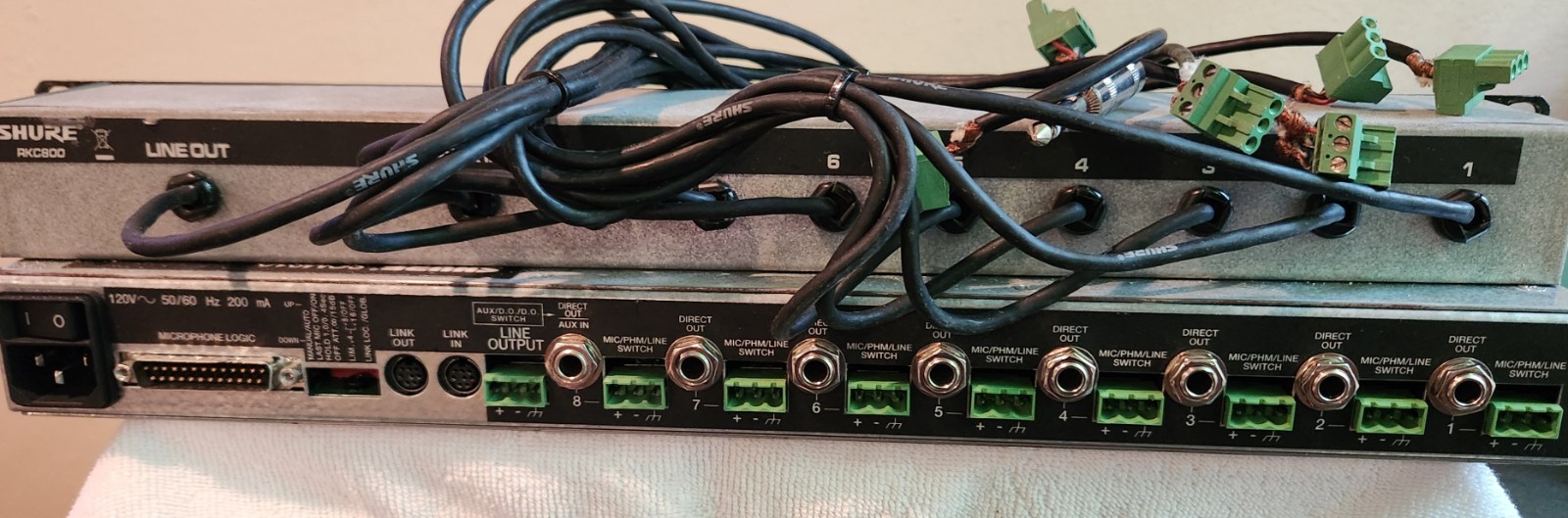 Shure SCM810 8-Channel automatic Microphone Mixer