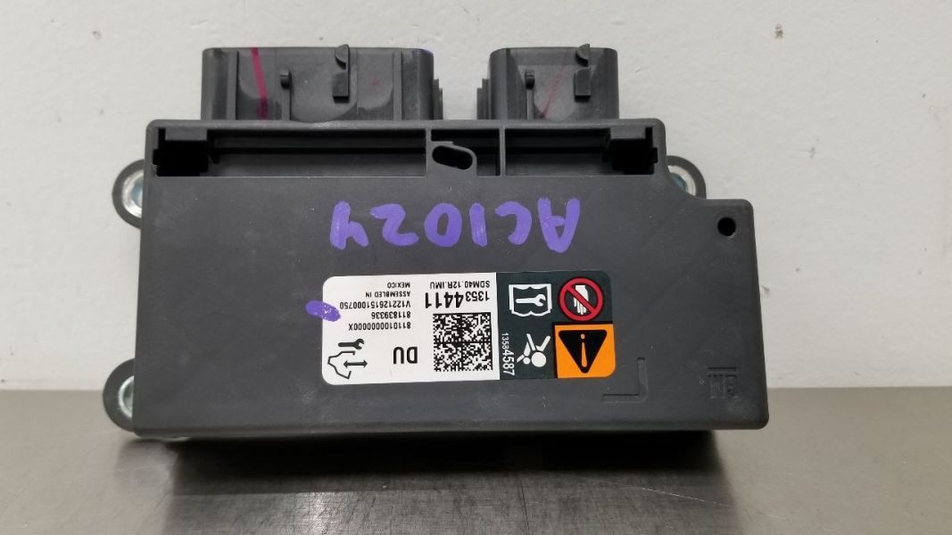 22 CHEVY SILVERADO 3500 SRS BAG MODULE 13584587