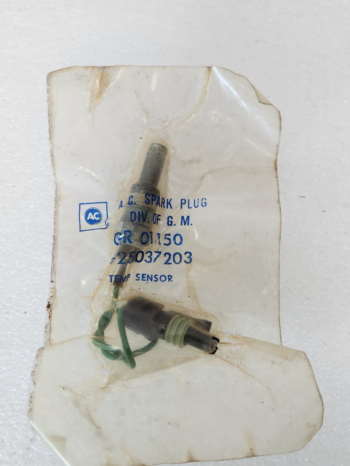 NOS OEM GM DELCO 1987-1995 BUICK OLDS PONTIAC TEMPERATURE GAUGE SENSOR 25037203