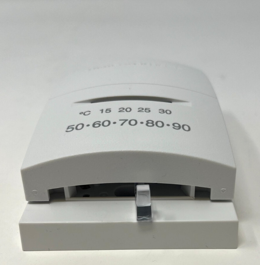 Honeywell T822L Non-Programmable Thermostat