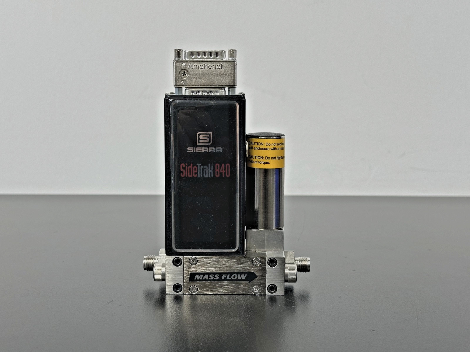 Sierra SideTrak 840 Mass Flow Controller 500 SCCM Oxygen 0-5V