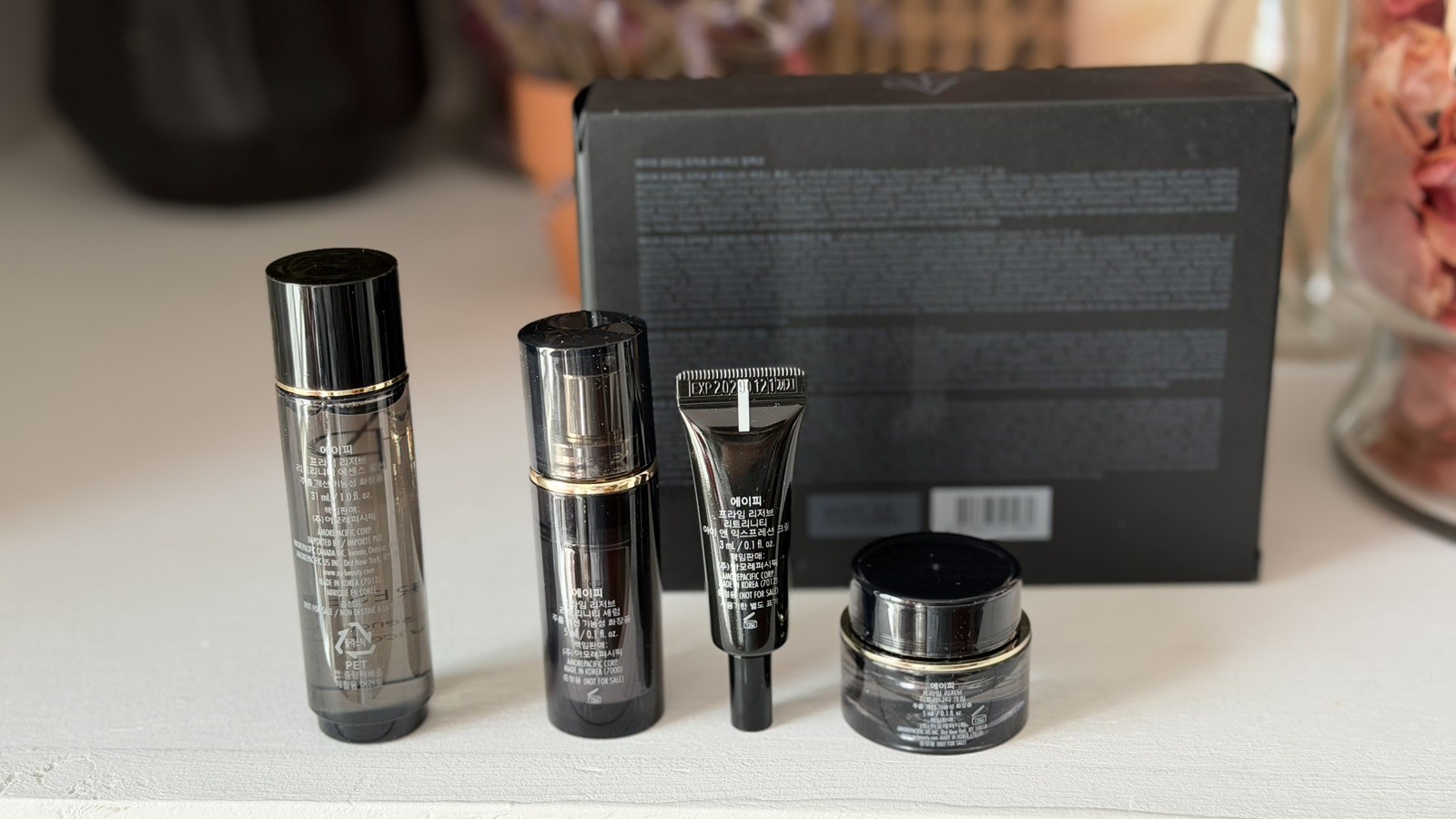 AMORE PACIFIC AP PRIME RESERVE UNIVERSE COLLECTION MINI SIZE 4pcs, Exp 27