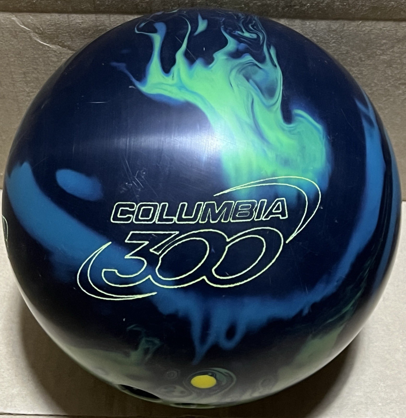 Columbia 300 Spoiler 15 lb Bowling Ball Used Single Drill