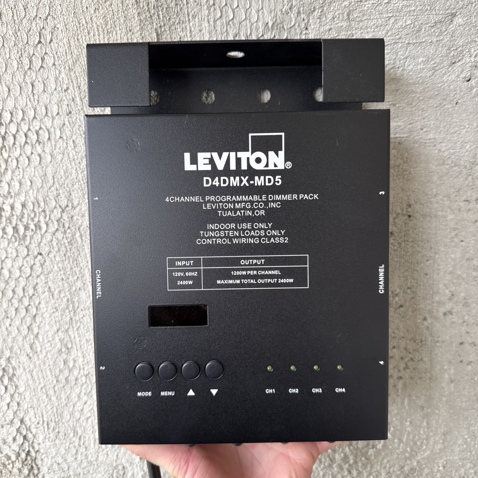 Leviton D4DMX-MD5 4-Channel Programmable Dimmer Pack READ DESCRIPTION