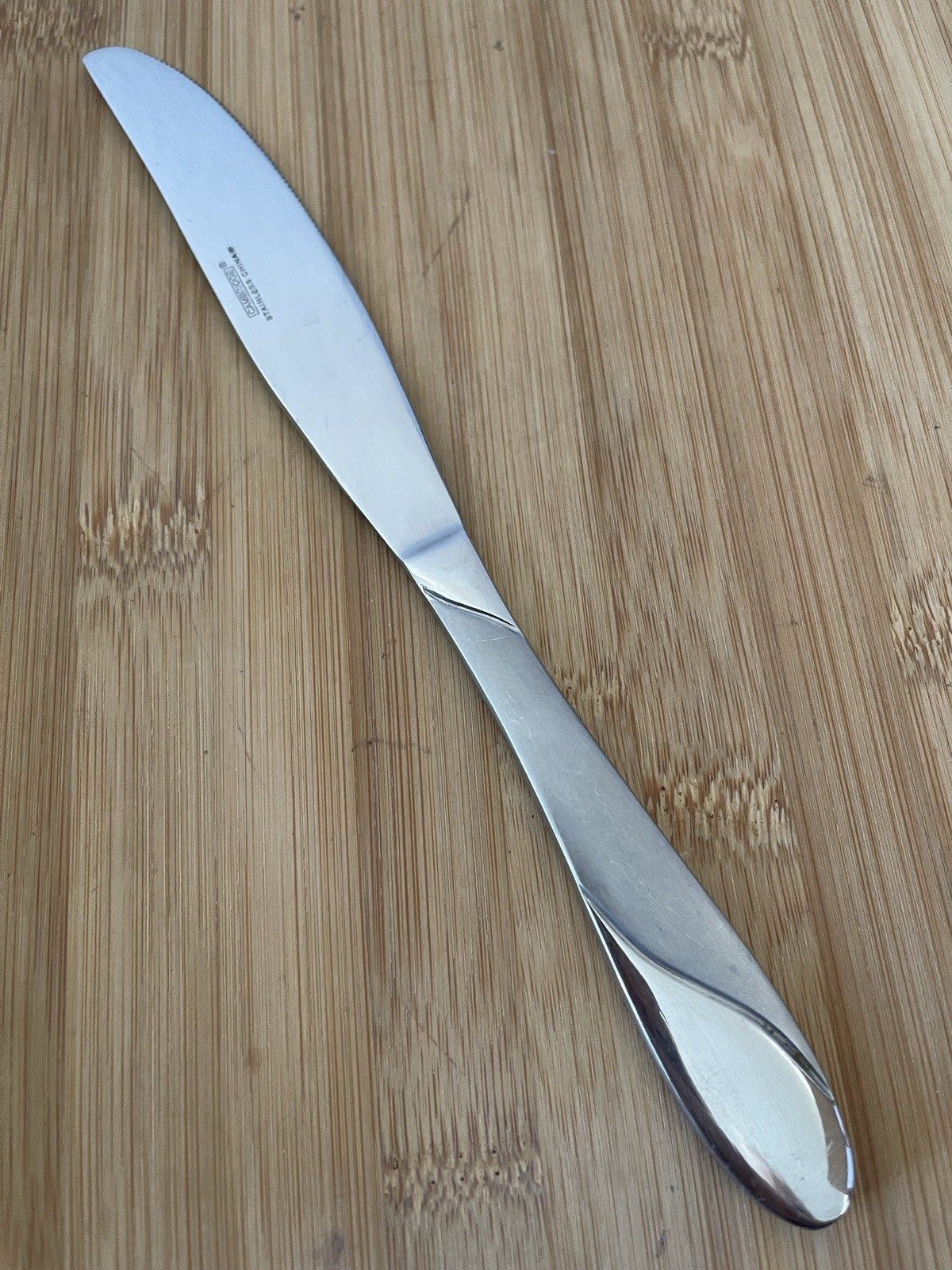 Cambridge SWIRL & SAND Glossy Frost Stainless SERRATED DINNER KNIFE 9"