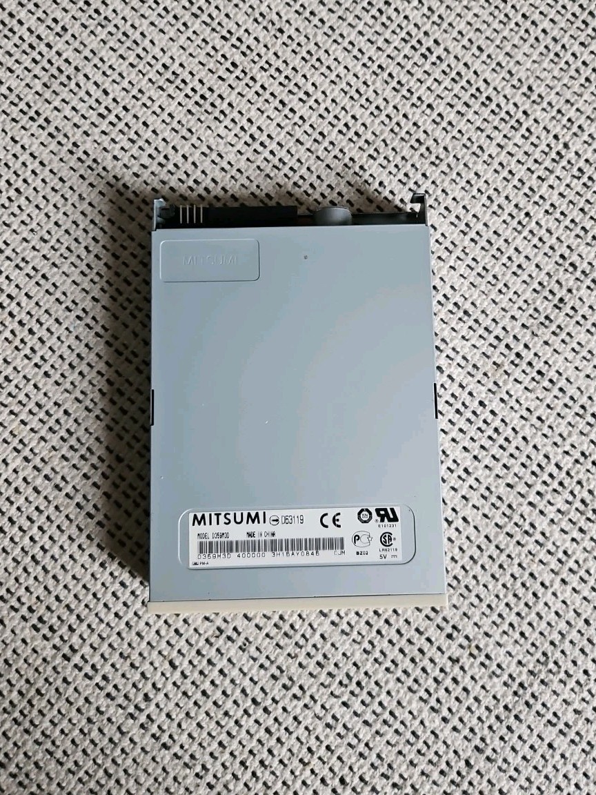 Mitsumi D359M3D 3.5" 1.44MB Internal Floppy Disk Drive Beige W/connect Cables