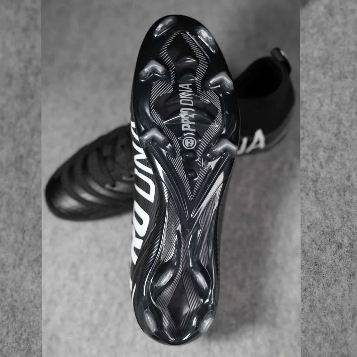 Infamous Pro DNA Voltrax Cleats - Black - Size 13