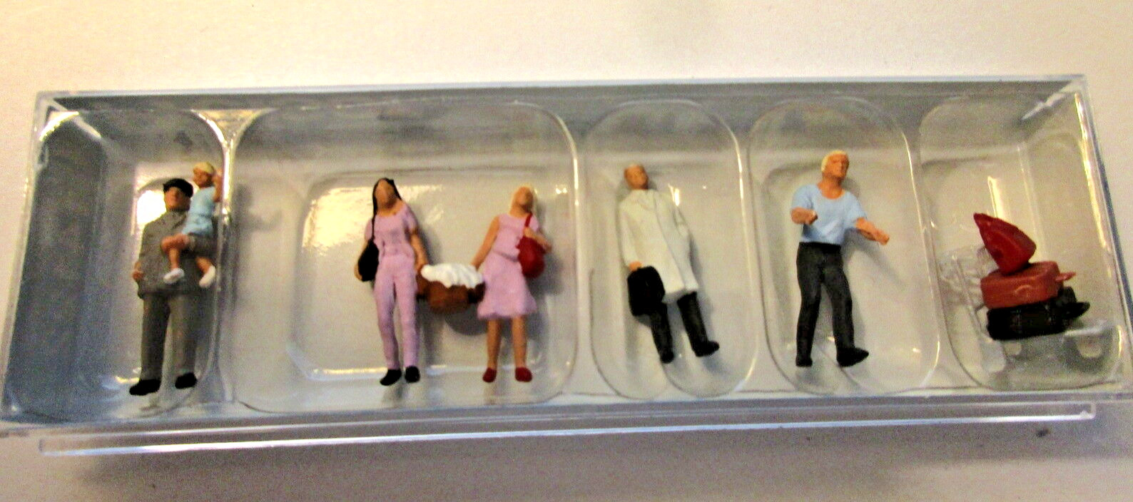 Preiser (HO 1:87) Railway Travelers #14122