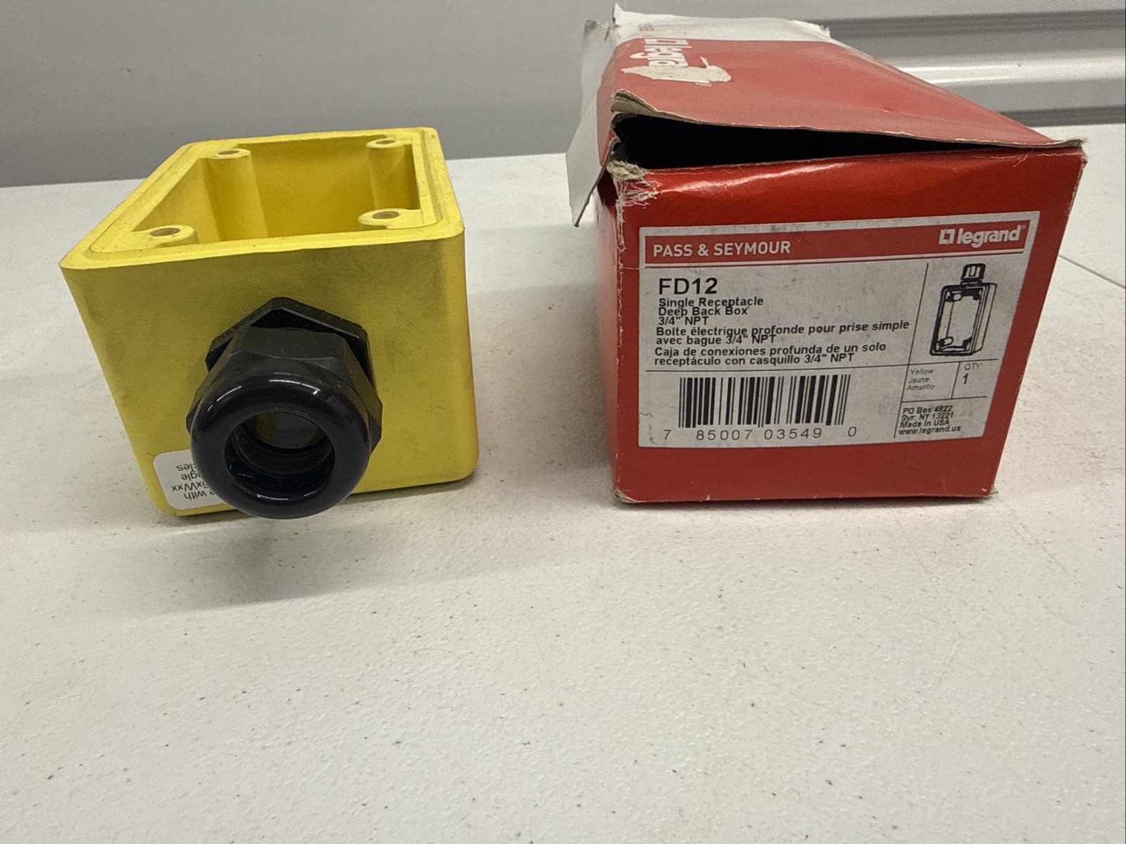NEW Pass & Seymour FD12 Receptacle Deep Back Box 3/4  NPT New