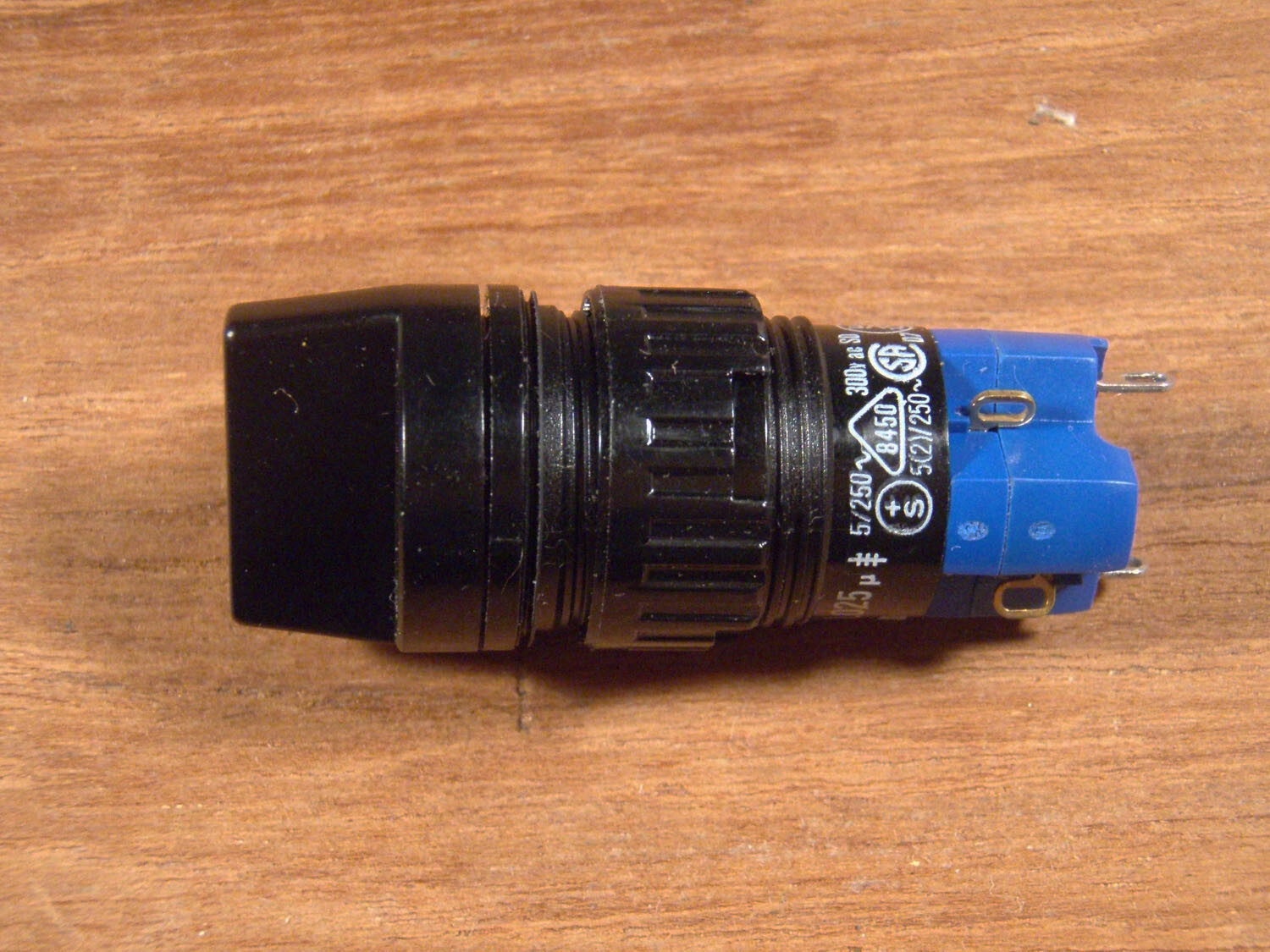 Swiss EAO DPST switch with internal instrument light socket