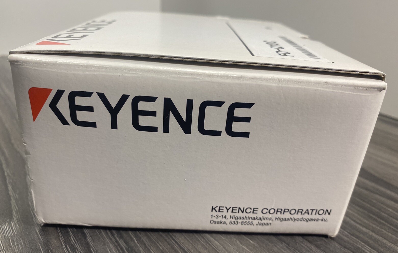 New Keyence FD-Q10C Clamp-on Digital Flow Sensor w/ Sensor Bracket 20-30VDC -USA