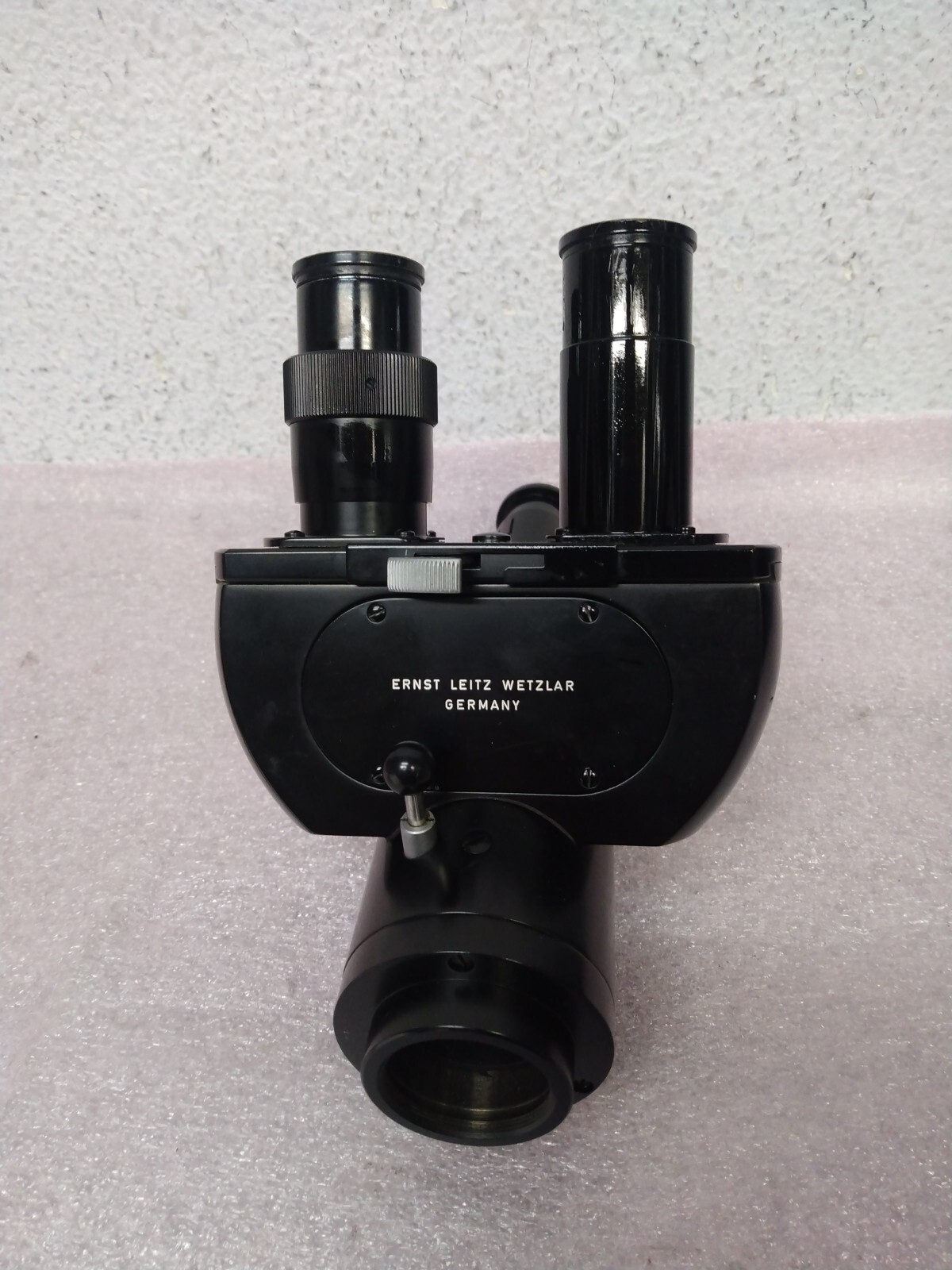 Vintage Ernst Leitz Wetzlat  Microscope UCD NEM 959 ( GERMANY )