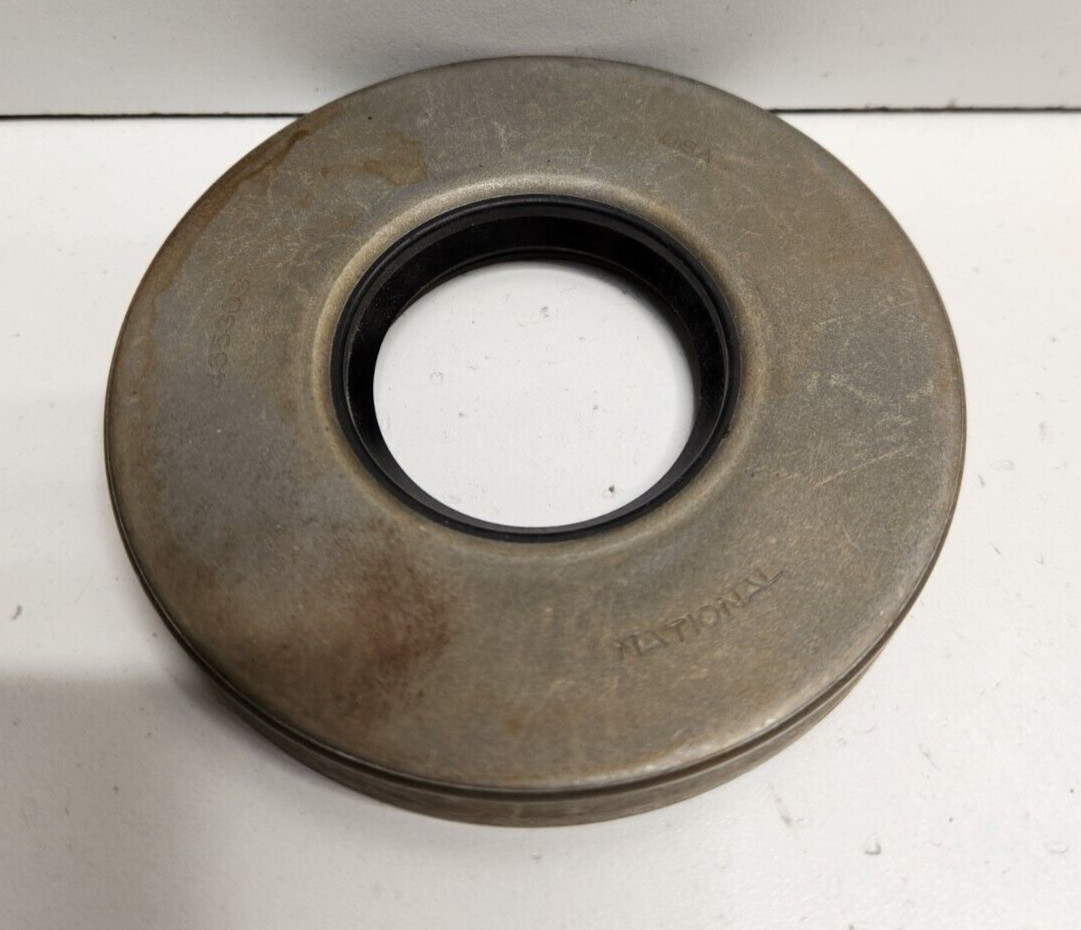 NEW NO BOX! NATIONAL 1.5" SHAFT X 3.548" OD X .5" WIDE OIL SEAL 455308