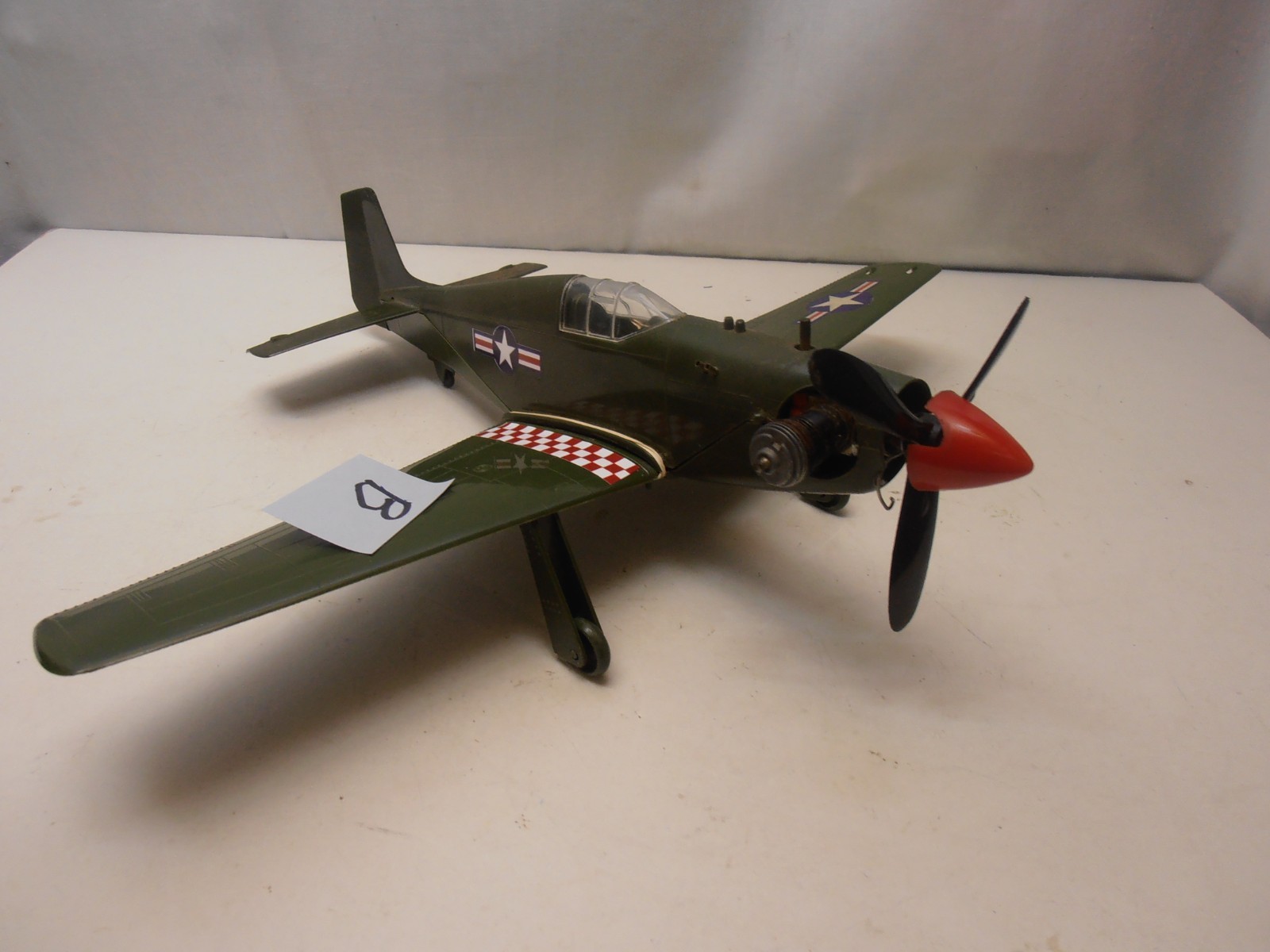 Cox 049 P-51 Avion