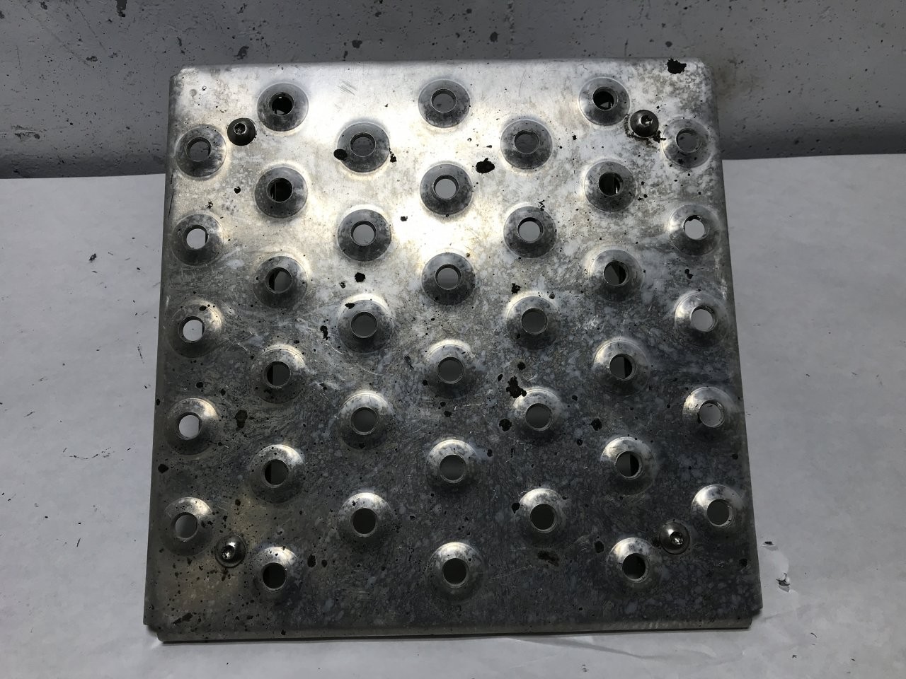 Western Star Trucks 4700 13.75 x 13.75 Deckplate - Used