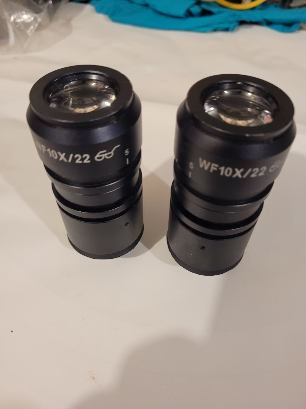 Zoom Binocular Microscope with 2 WF10x/22 Eyepieces