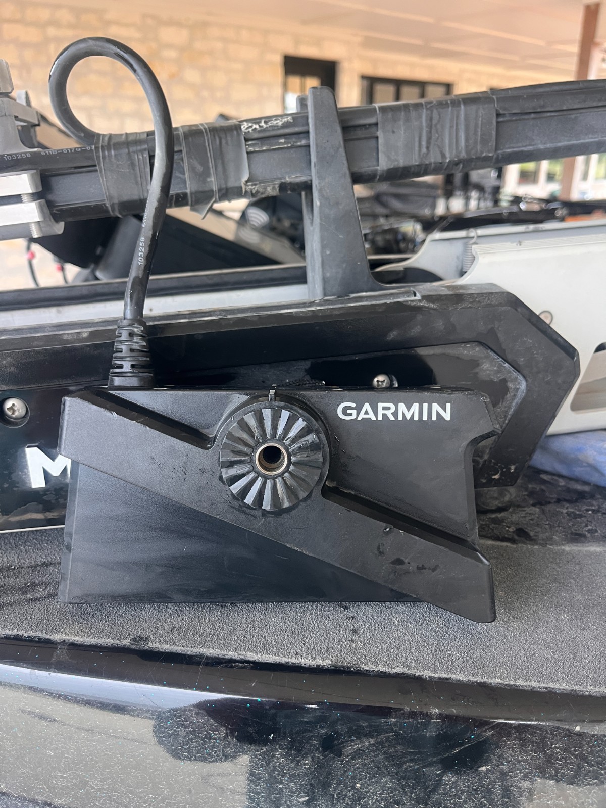 GARMIN  LiveScope XR LVS62 Includes GLS 10 Black box as well.