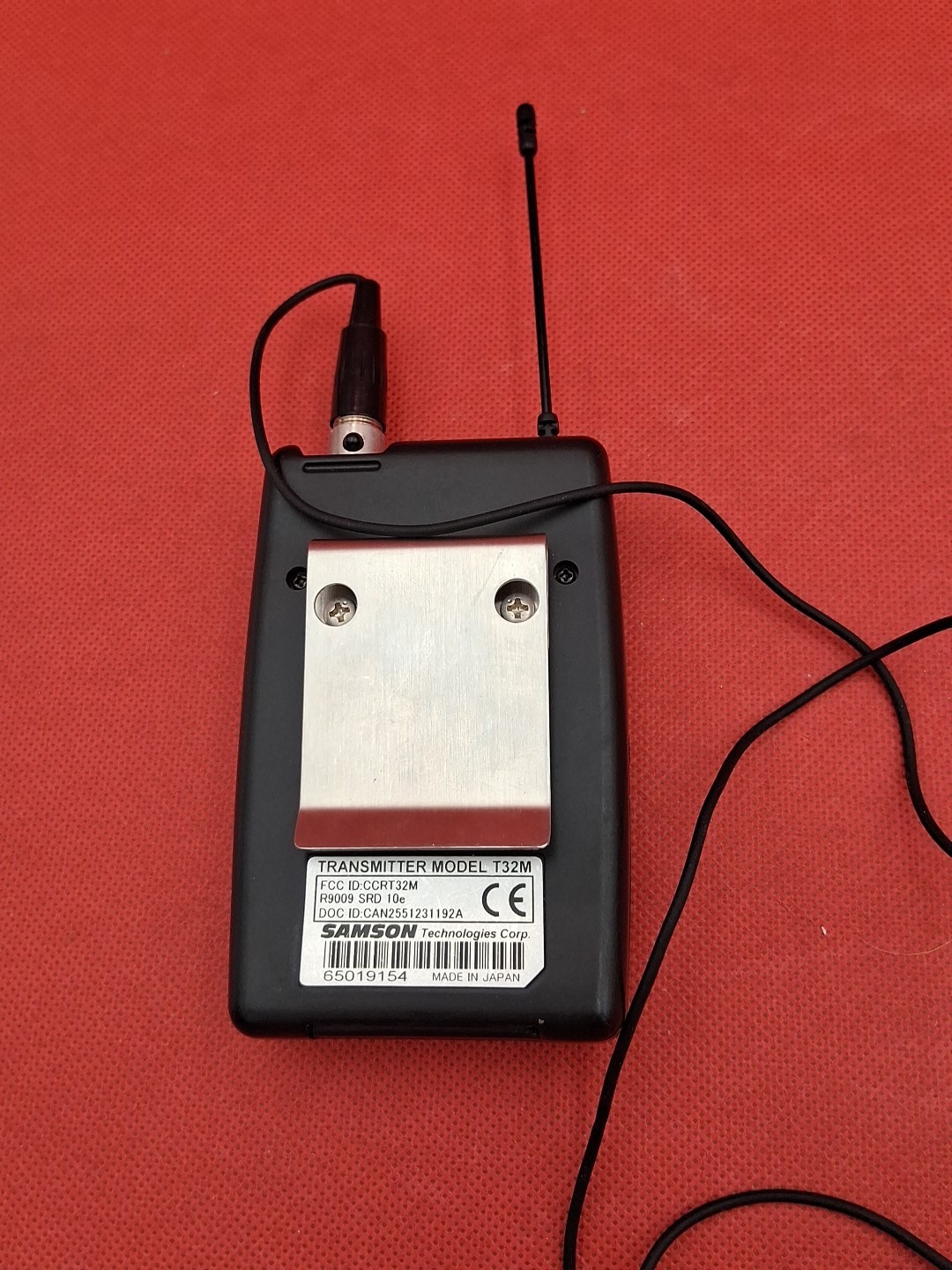 Samson T32M UHF Synth Wireless Transmitter Beltpack with Microphone Untested