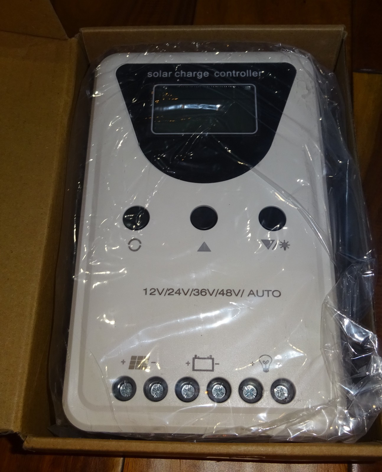 100A MPPT Solar Controller 12V/24V/36V/48V Solar Charger....BRAND NEW