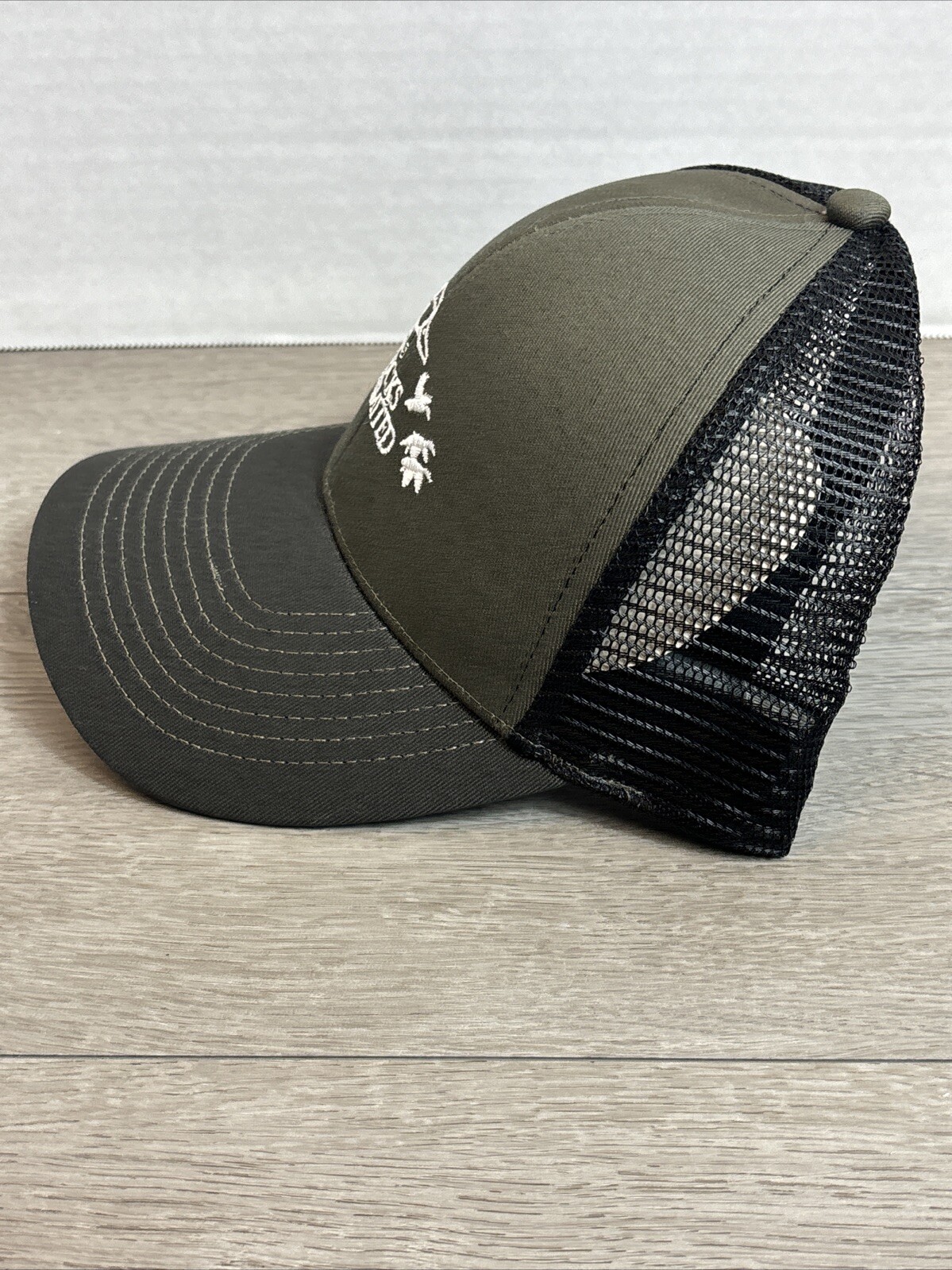 DUCKS UNLIMITED Men’s Olive Green Black Hat Mesh Back Adjustable Hunting NEW