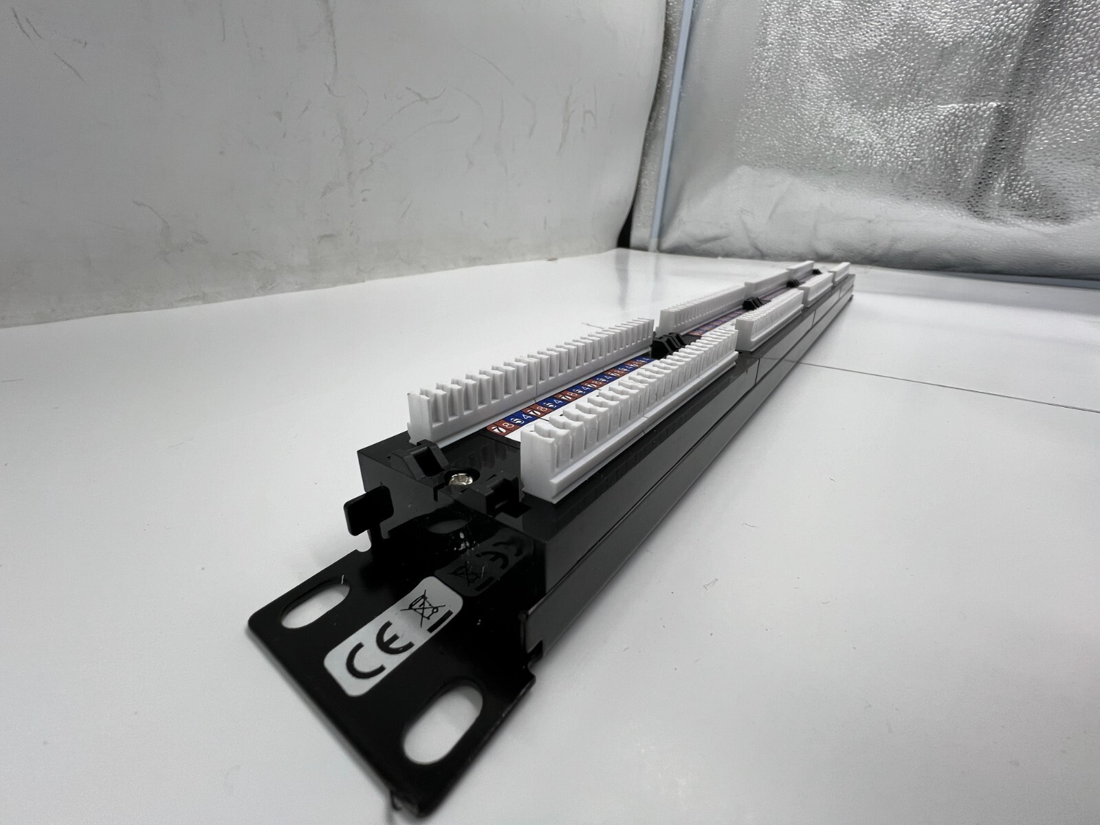 Iwillink Rackmount or Wall Mount Patch Panel Cat6 RJ45 Patch Panel Black