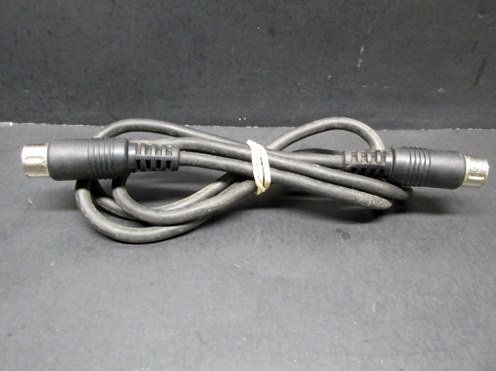 Commodore 64. 6 Pin , 45" Black Cable.