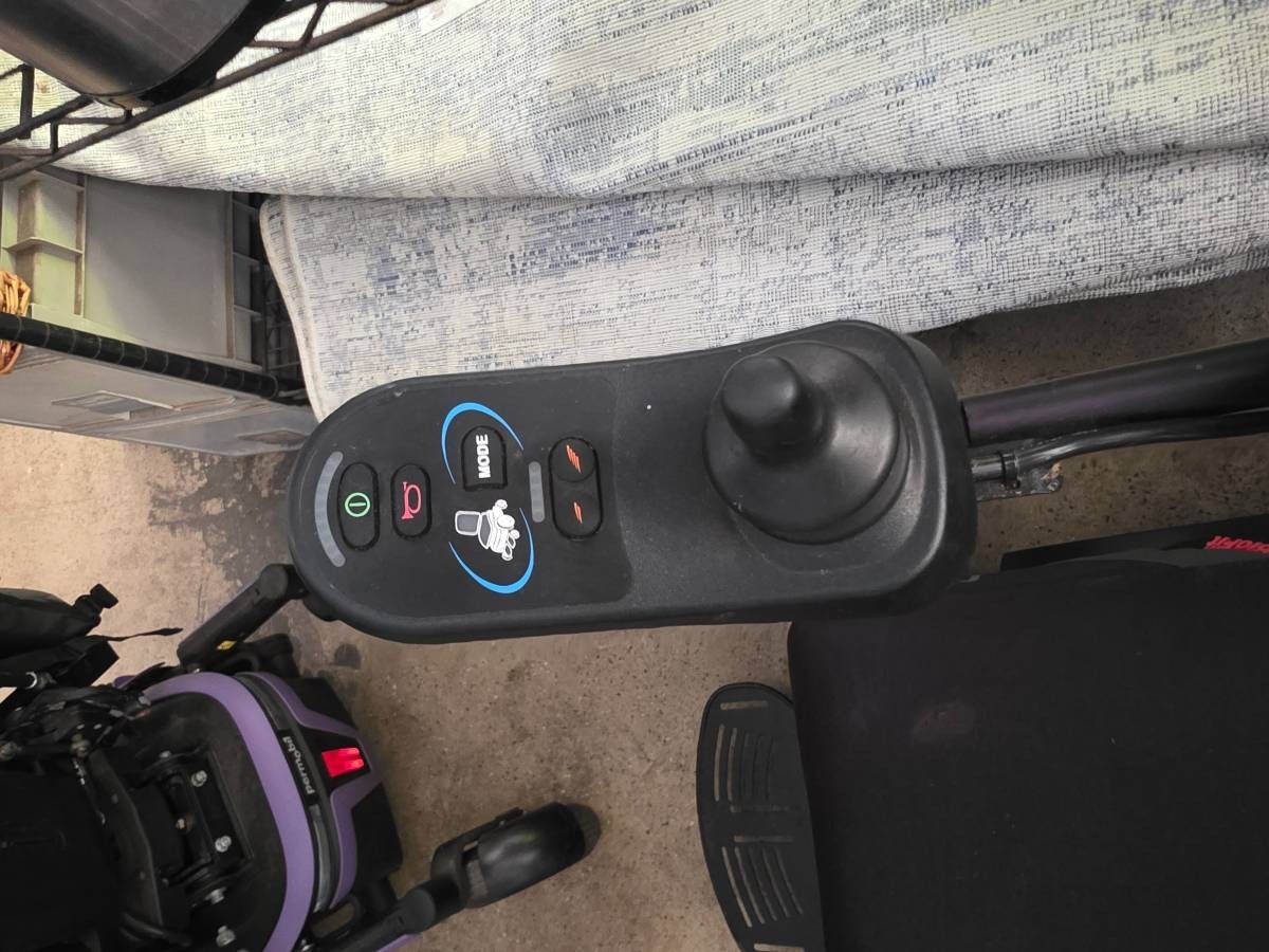 Amylior Alltrack M3 Power Wheelchair