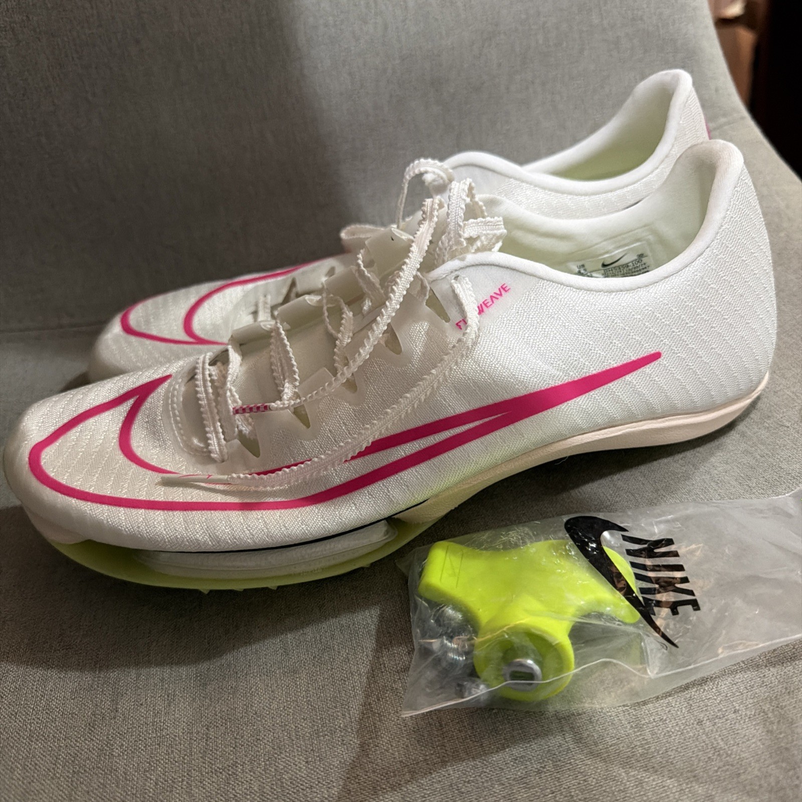 Nike Air Zoom Maxfly Track Spikes Sail/Fierce Pink Men Size 8.5 DH5359-100