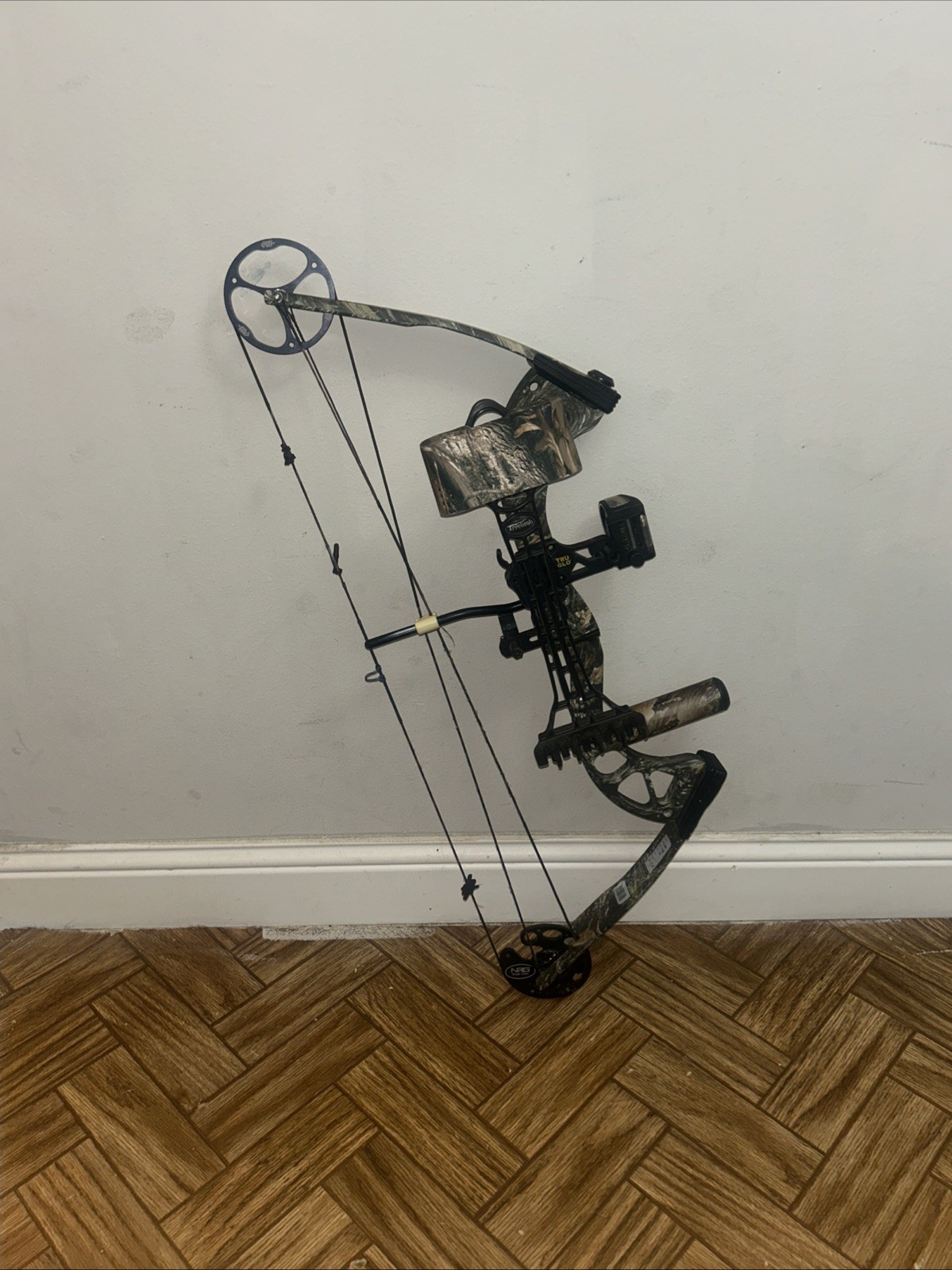 PSE Stinger NI Compound Bow 25-30" DRAW 70# RIGHT HANDED