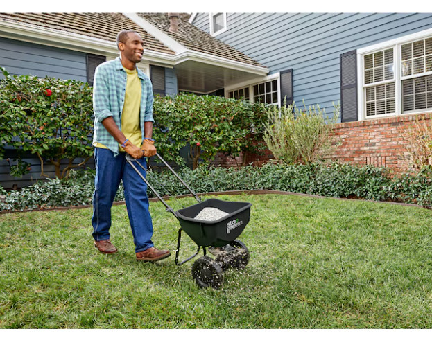 Sta-Green Precision Broadcast Spreader 20-lb Capacity Compatible with Ice Melt..
