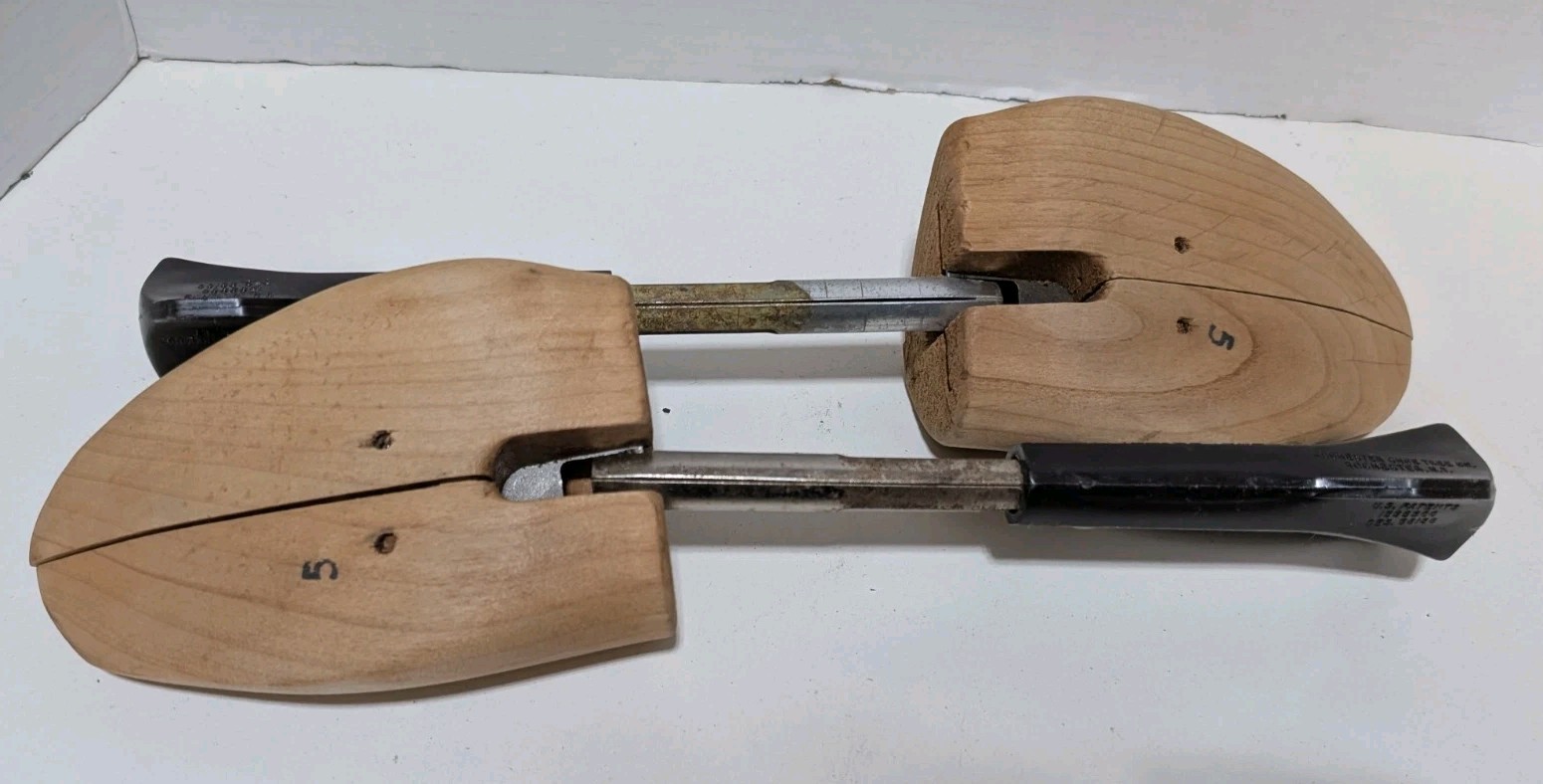 2 HANOVER Cedar Wood Shoe Tree Stretcher Size 5 Shaper Split Toe Lot E