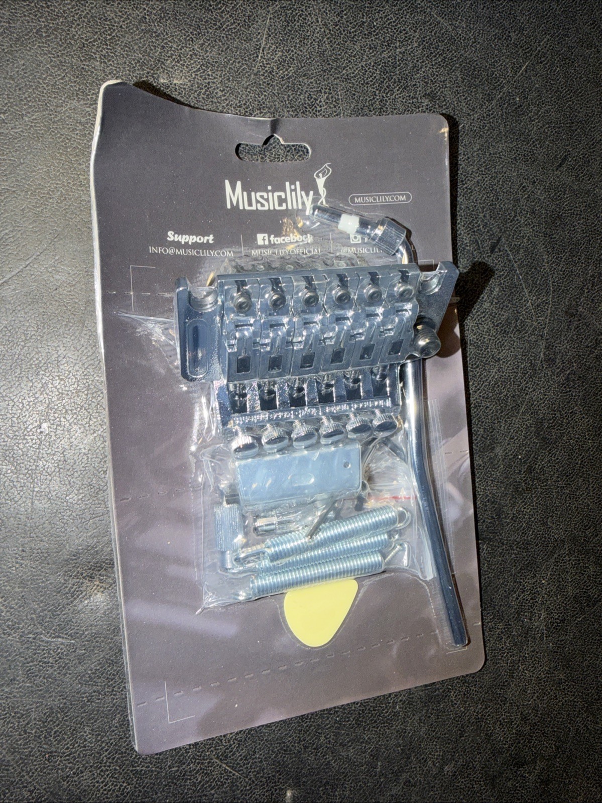 Musiclily brand double-locking tremolo bridge system for electric guitars