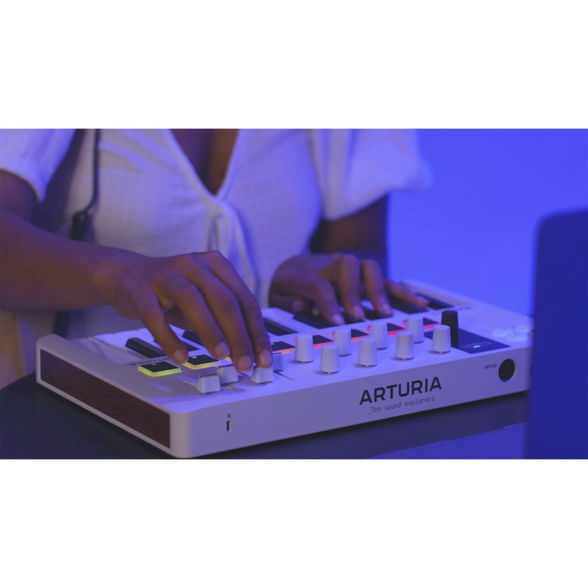 Arturia MINILAB-3-WHITE MIDI Recording Keyboard Controller w Pads