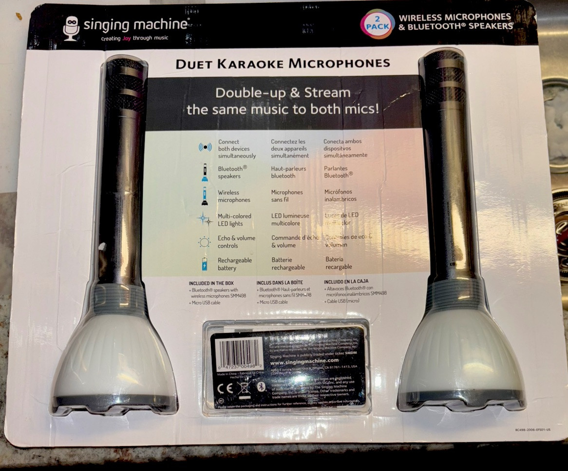 Singing Machine Duet Karaoke Wireless Bluetooth 2-Pk Microphones Speakers SMM498
