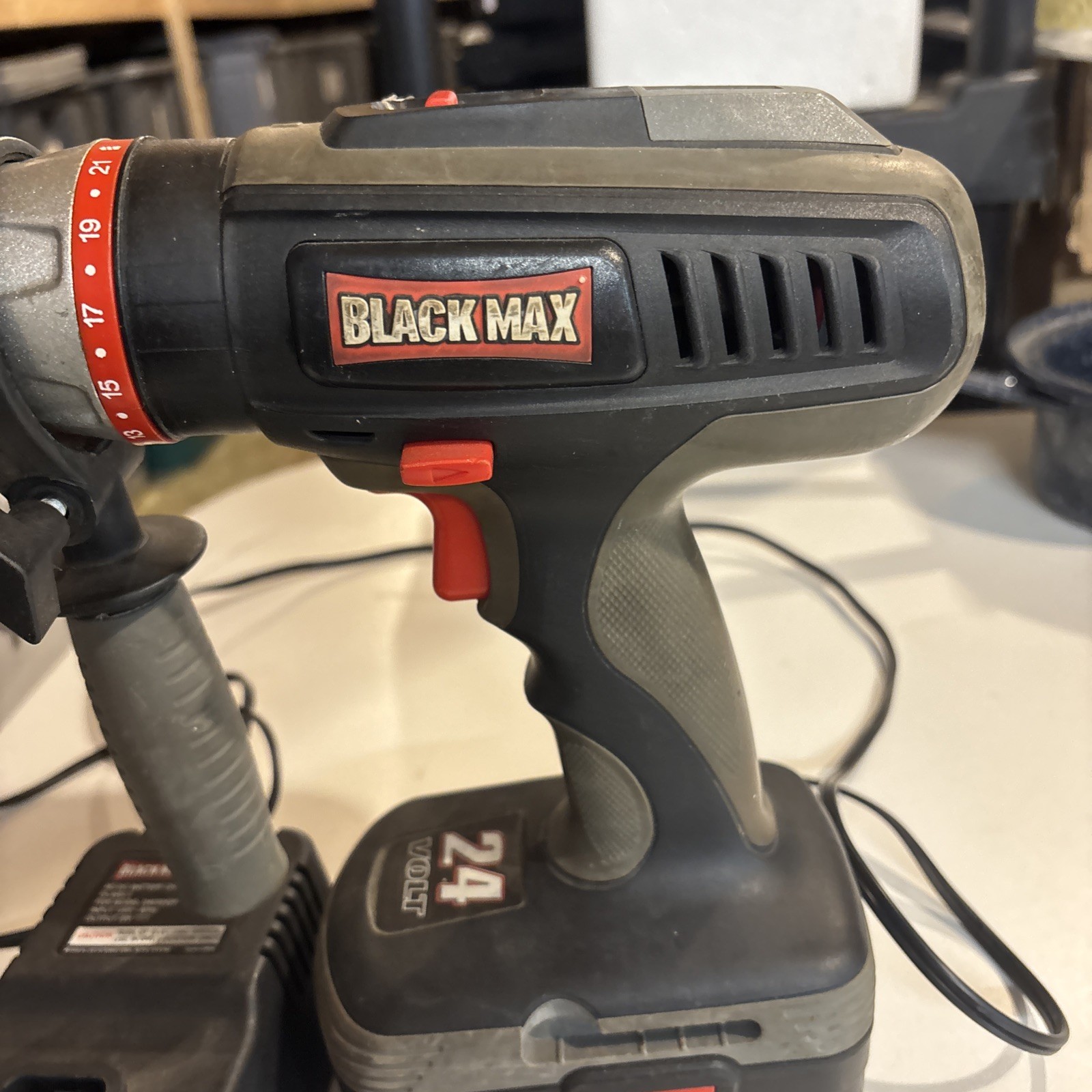 Black Max 24V Cordless Drill Driver w/ Weak Battery & Charger
