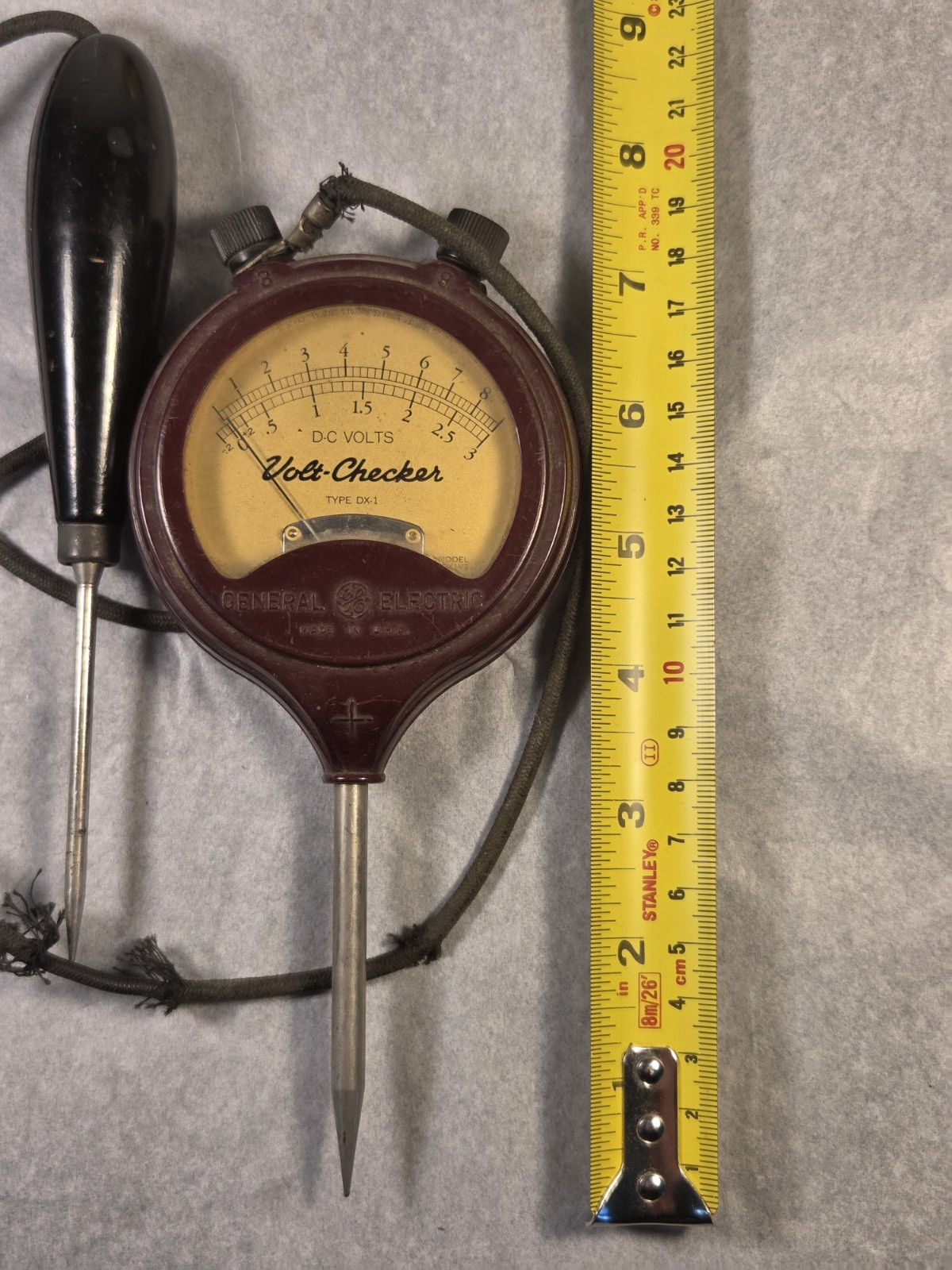 General Electric GE Volt Checker Type DX-1 Voltmeter Dark Red Bakelite - Tested