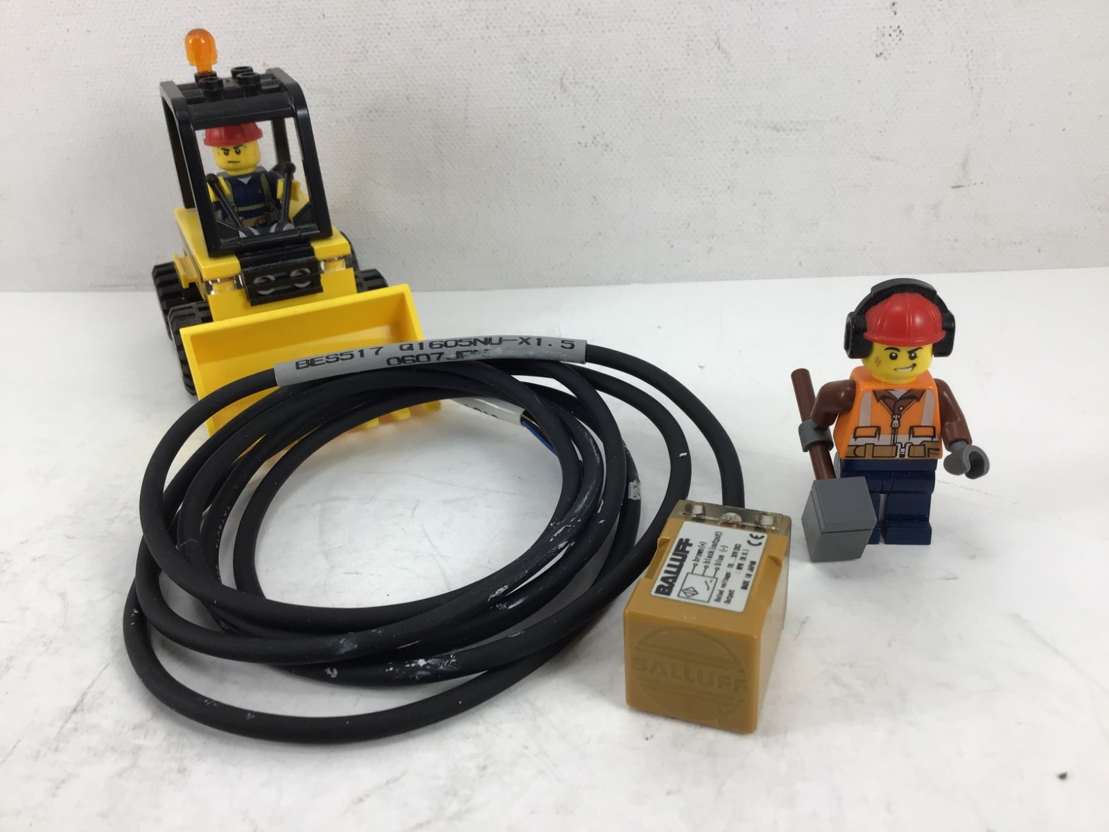 BES517 Q1605NU-X1.5 - BALLUFF - PROXIMITY SENSOR - **UNUSED OLD STOCK!!**
