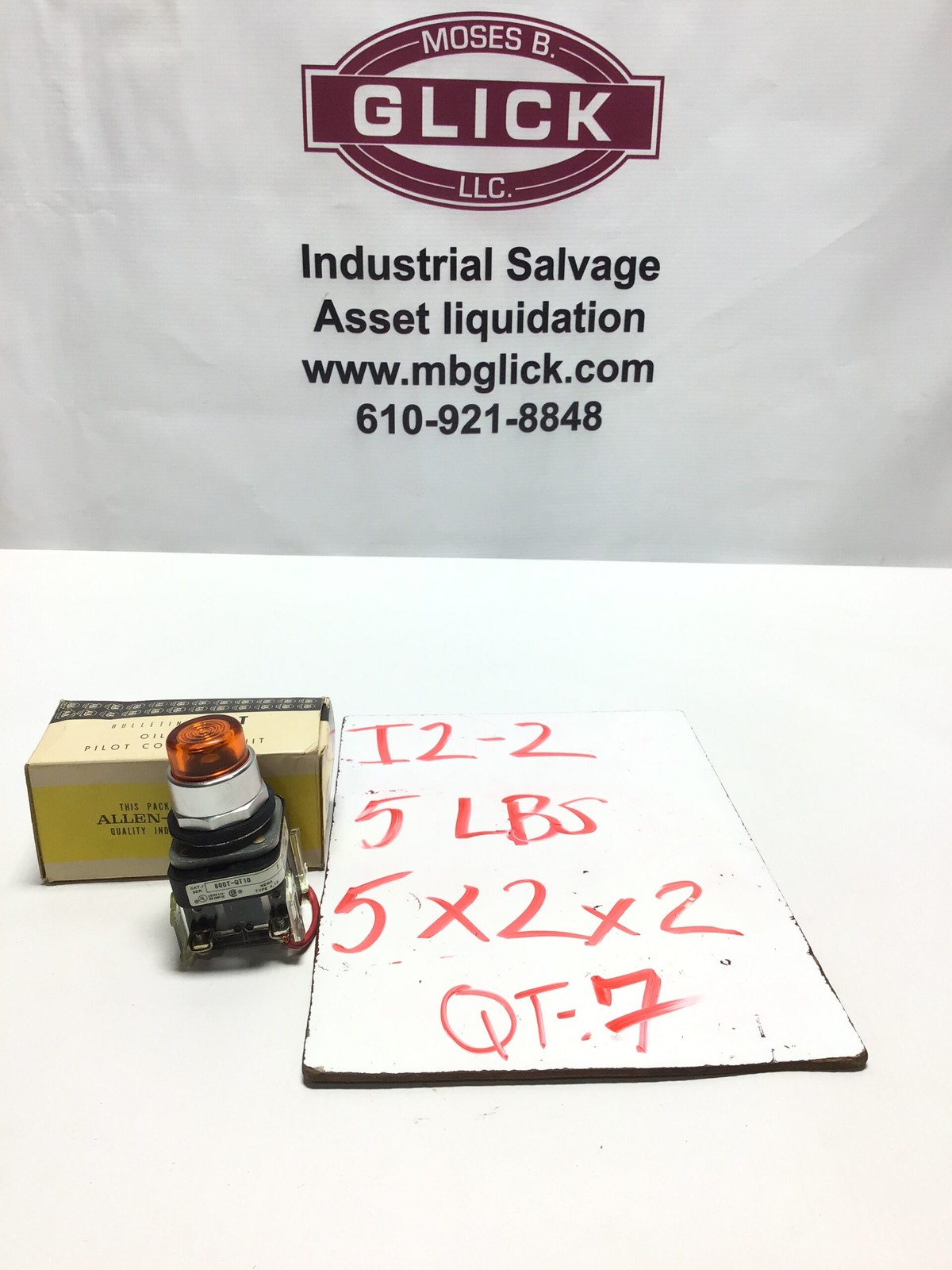 Allen-Bradley 800T-QT10 Push Button Amber Pilot Light
