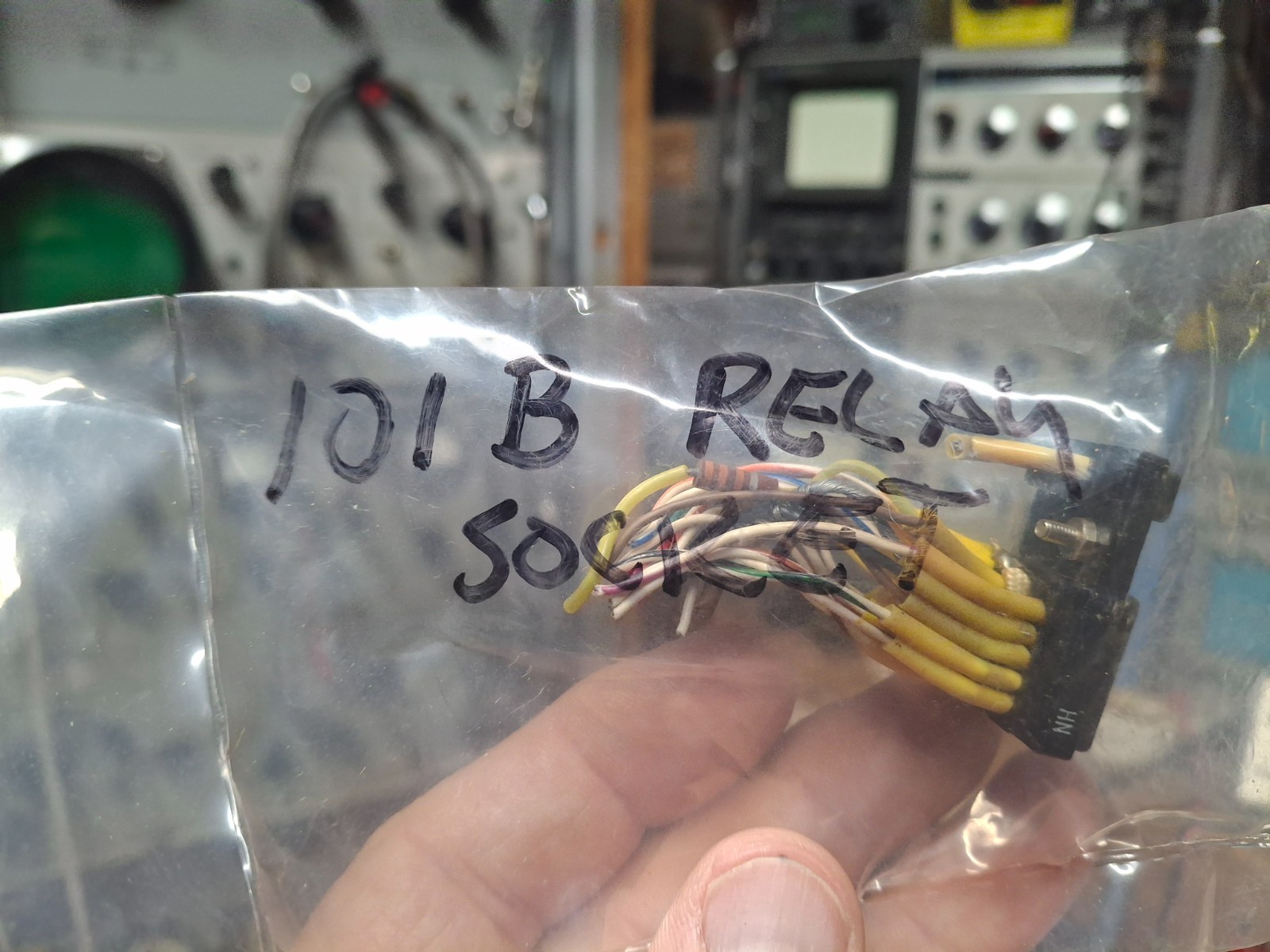 YAESU FT 101B/E/EE/EX/F RL-1 6PDT Relay Socket, good pull
