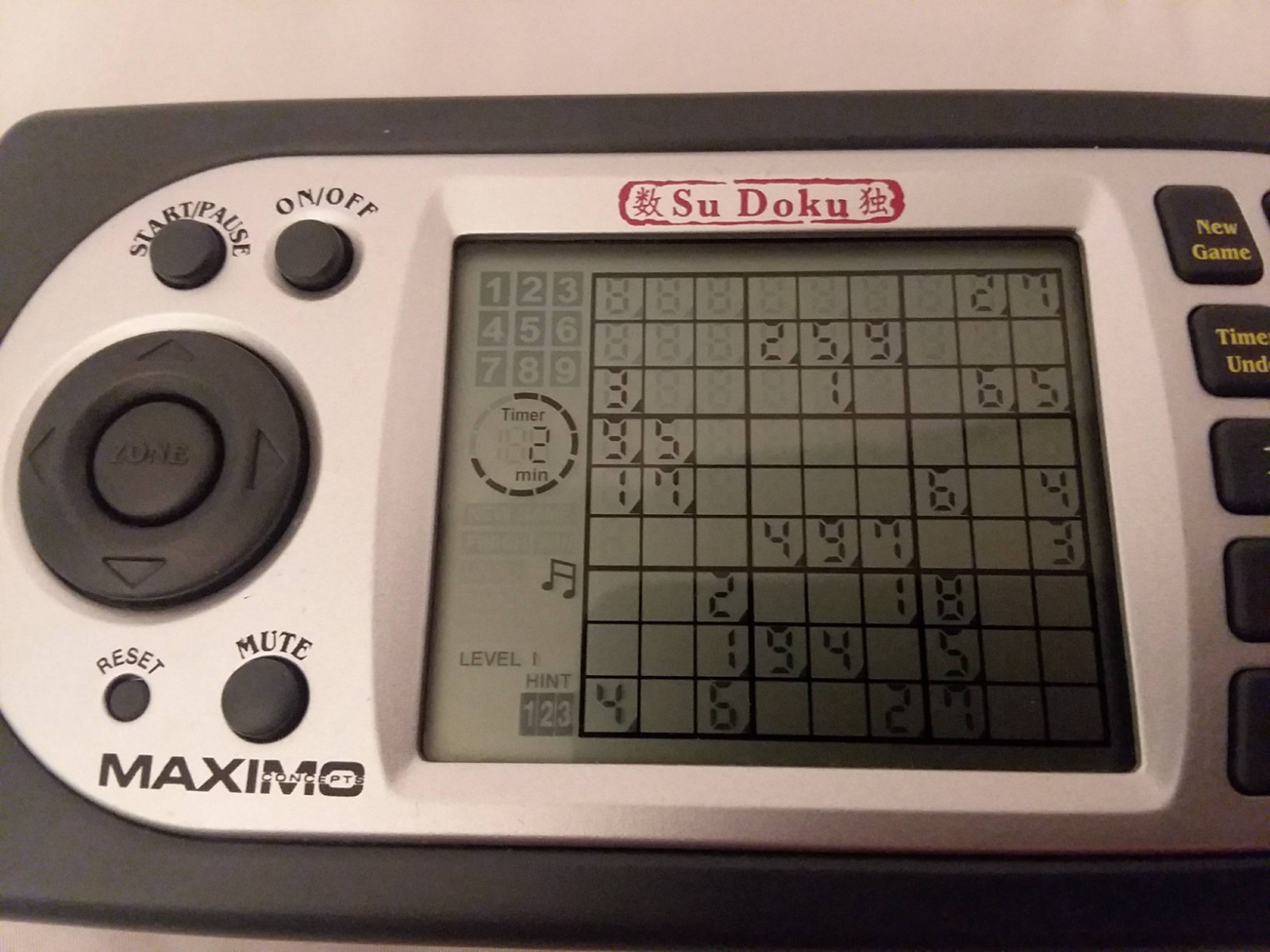 SU DOKU MAXIMO CONCEPT Handheld Electronic Game Sudoku