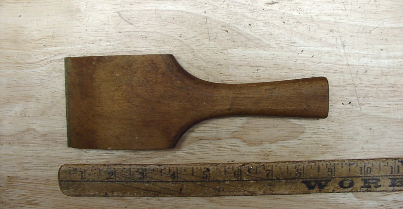 Vntg Unbranded Wood Handle Scraper,4.6oz,8-3/16" OAL,2-7/8" L  Brass Bar,L@@K!