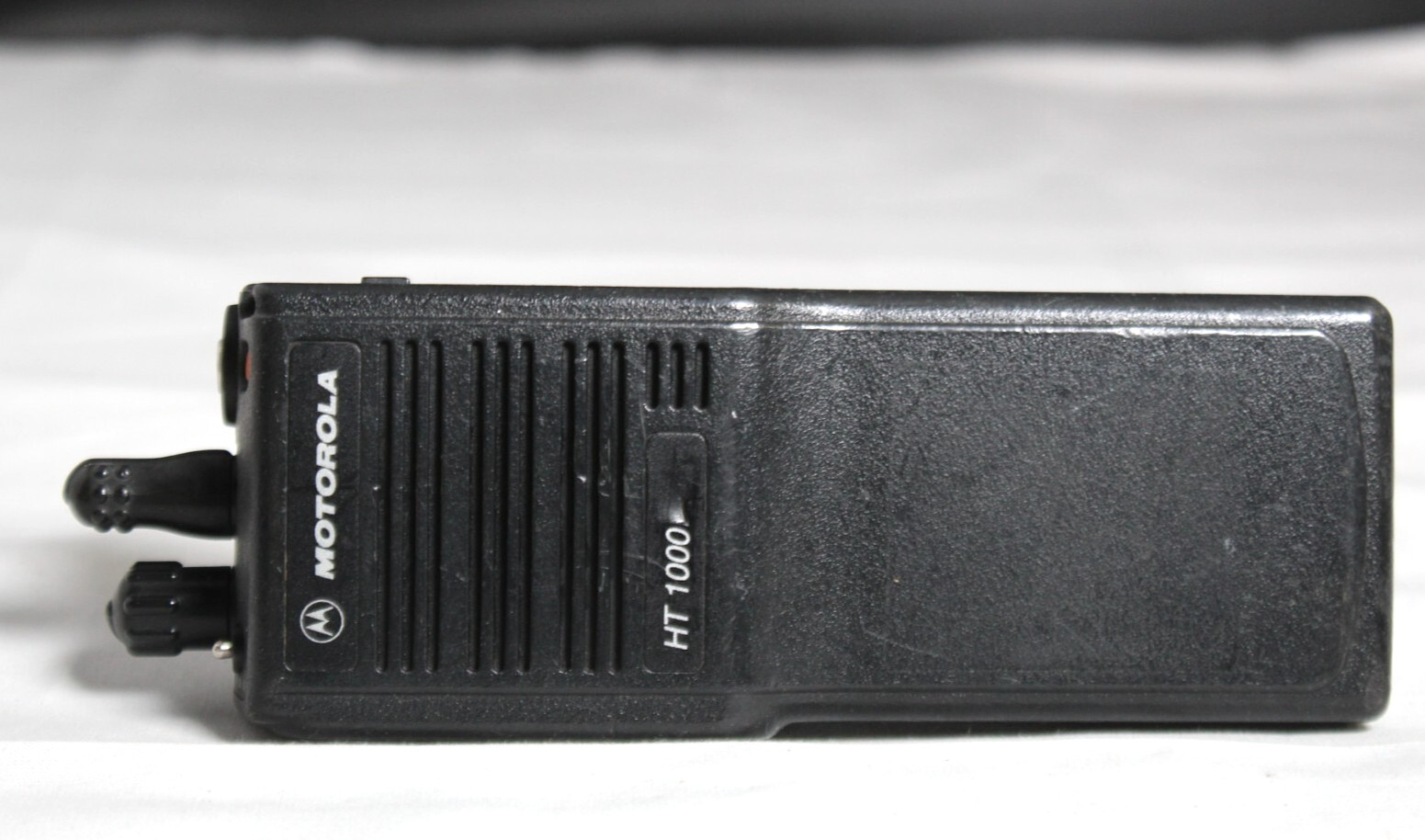 Lot of 3 Motorola HT 1000 H01UCC6AA3DN Walkie Talkie Handheld Radio-No Batteries