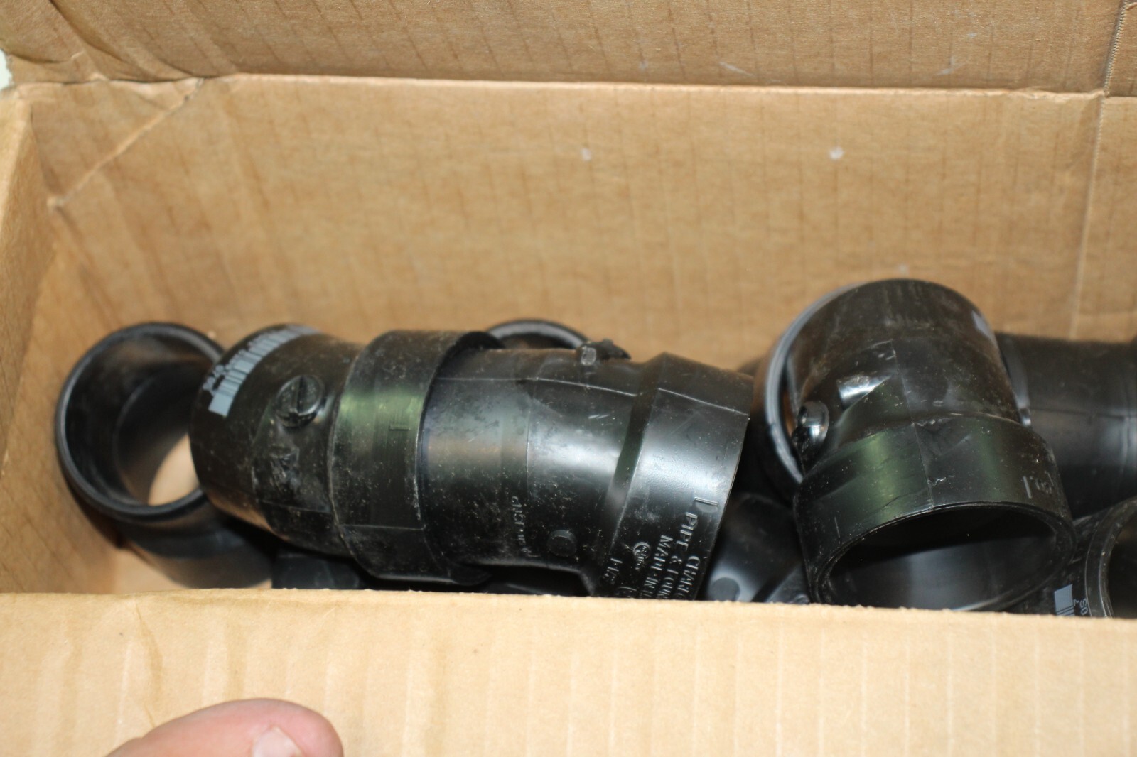 Box of 10 Charlotte Pipe 22-1/2* Street Elbow 1-1/2" ABS Black 377050